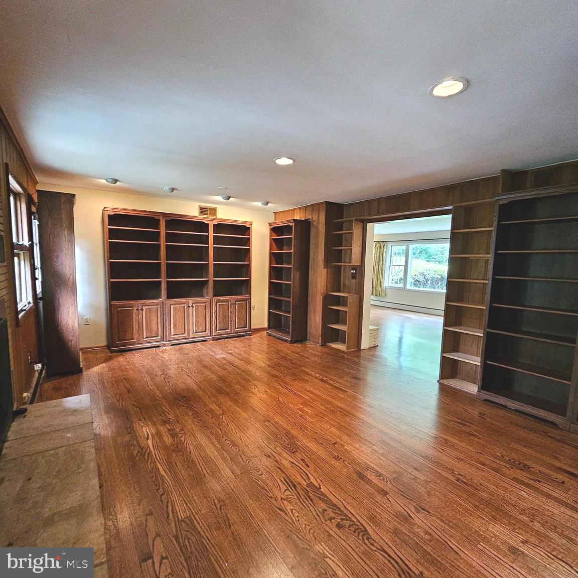 SLEEPY HOLLOW - Residential Lease