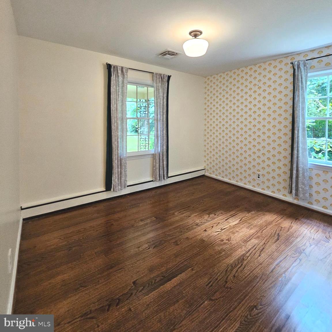 SLEEPY HOLLOW - Residential Lease