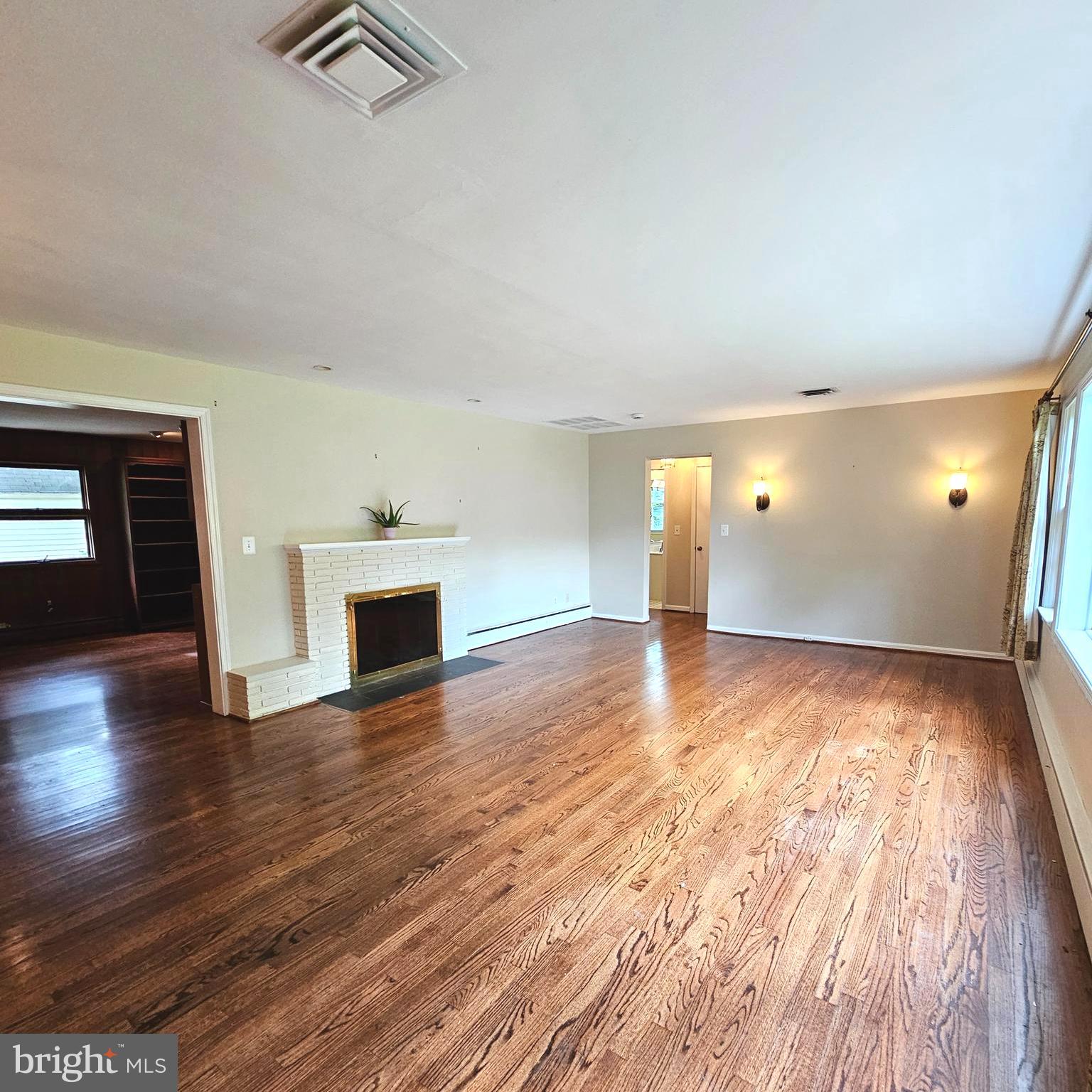 SLEEPY HOLLOW - Residential Lease