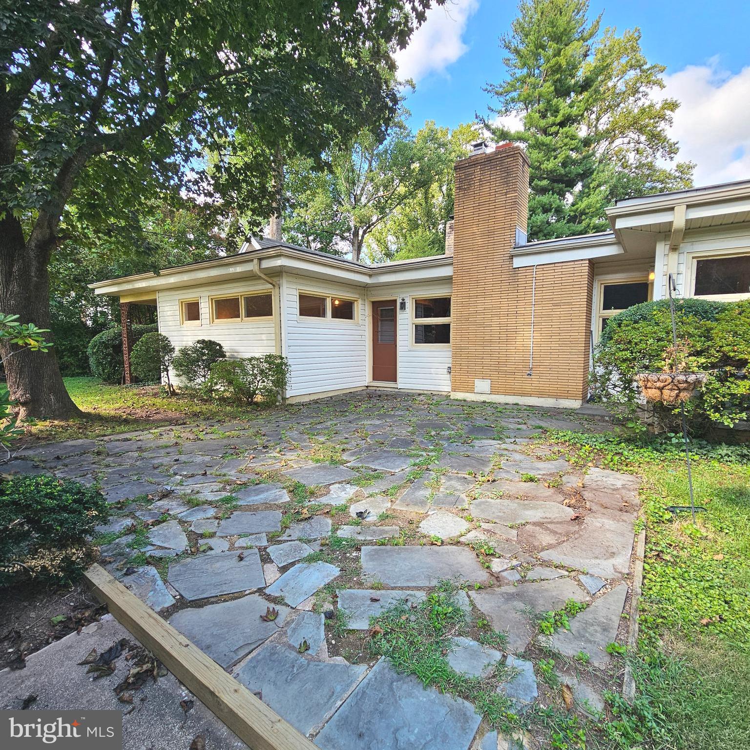 SLEEPY HOLLOW - Residential Lease