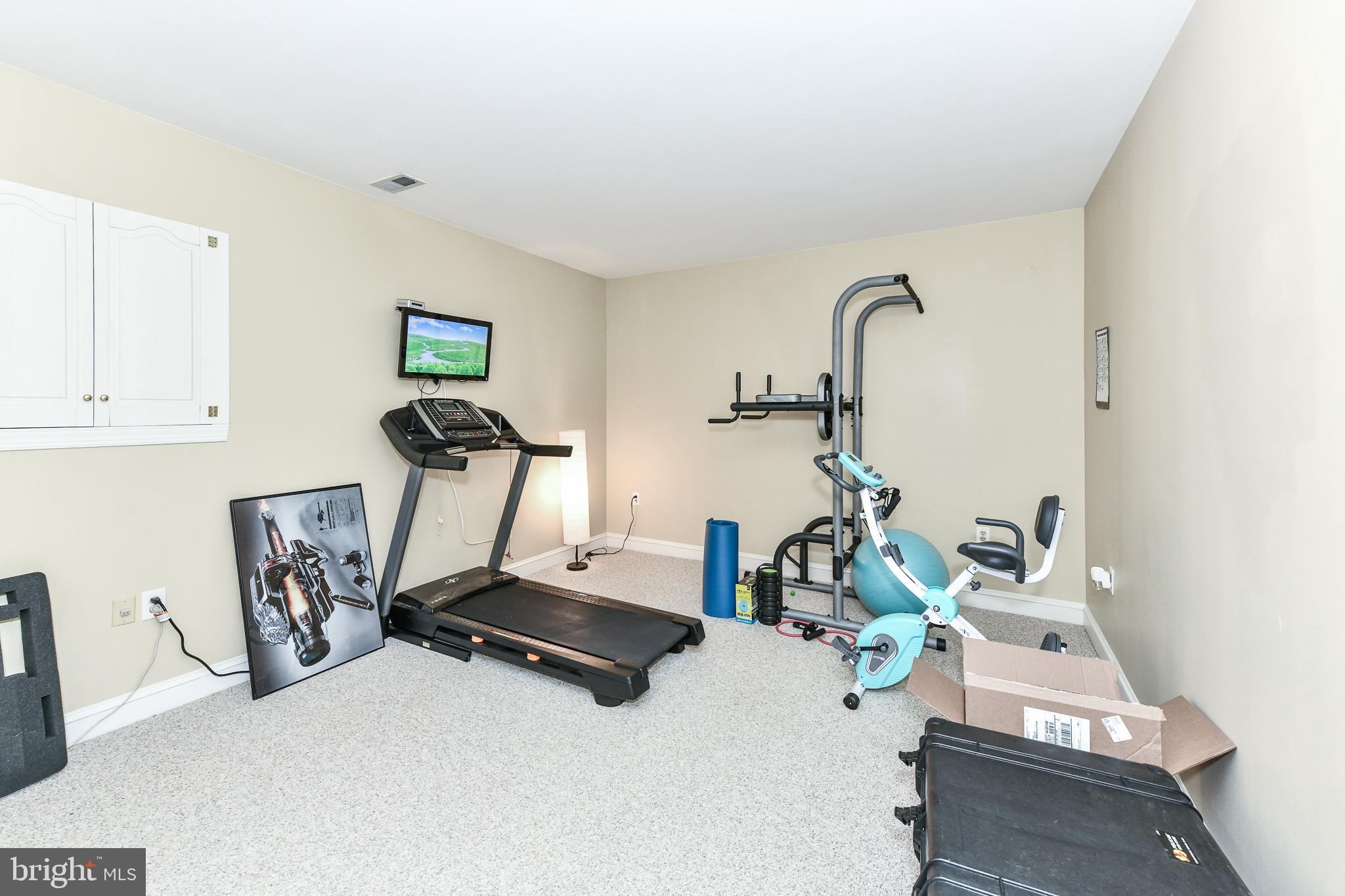 GRAND HAMPTONS - Residential Lease