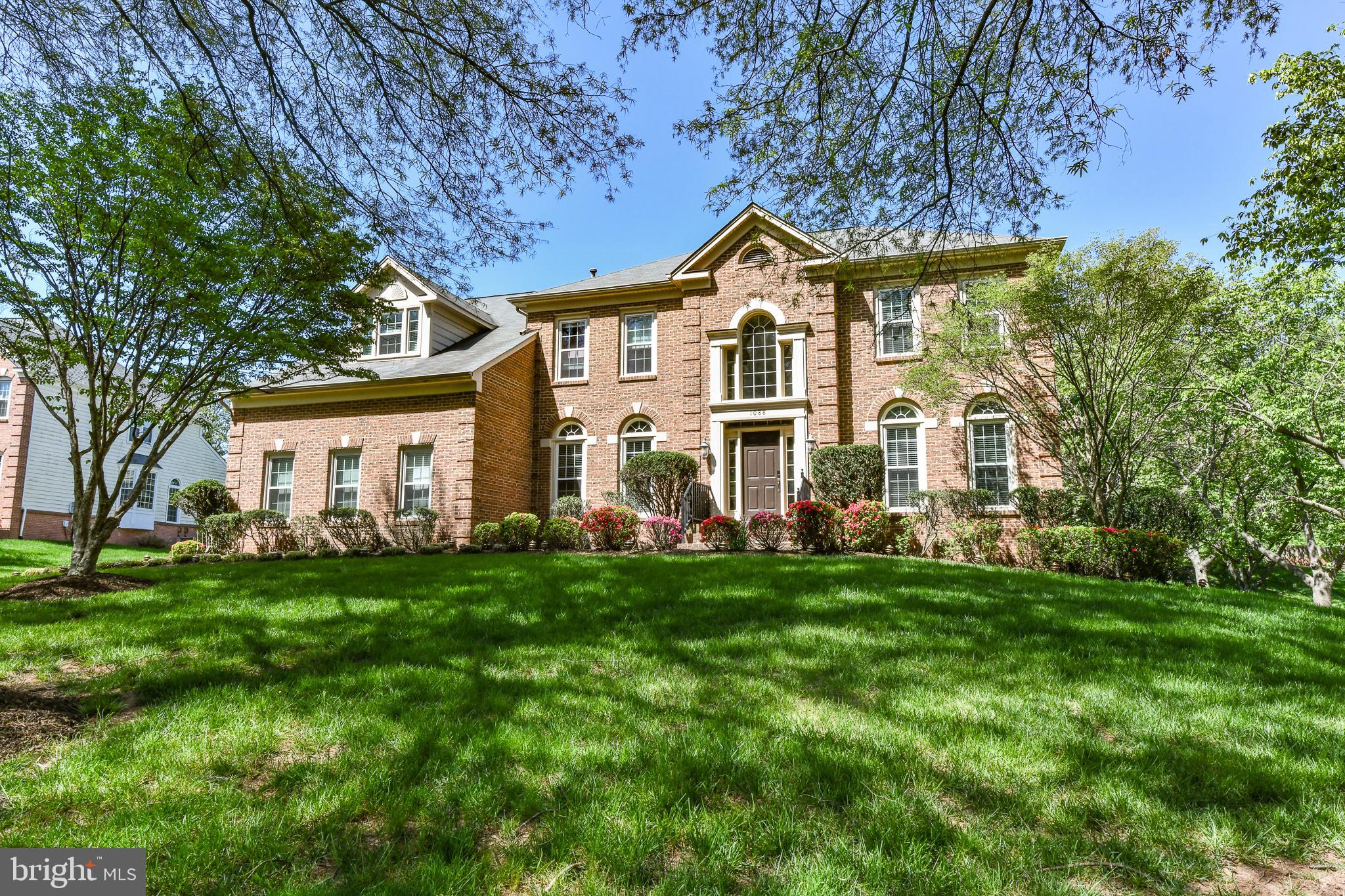 GRAND HAMPTONS - Residential Lease