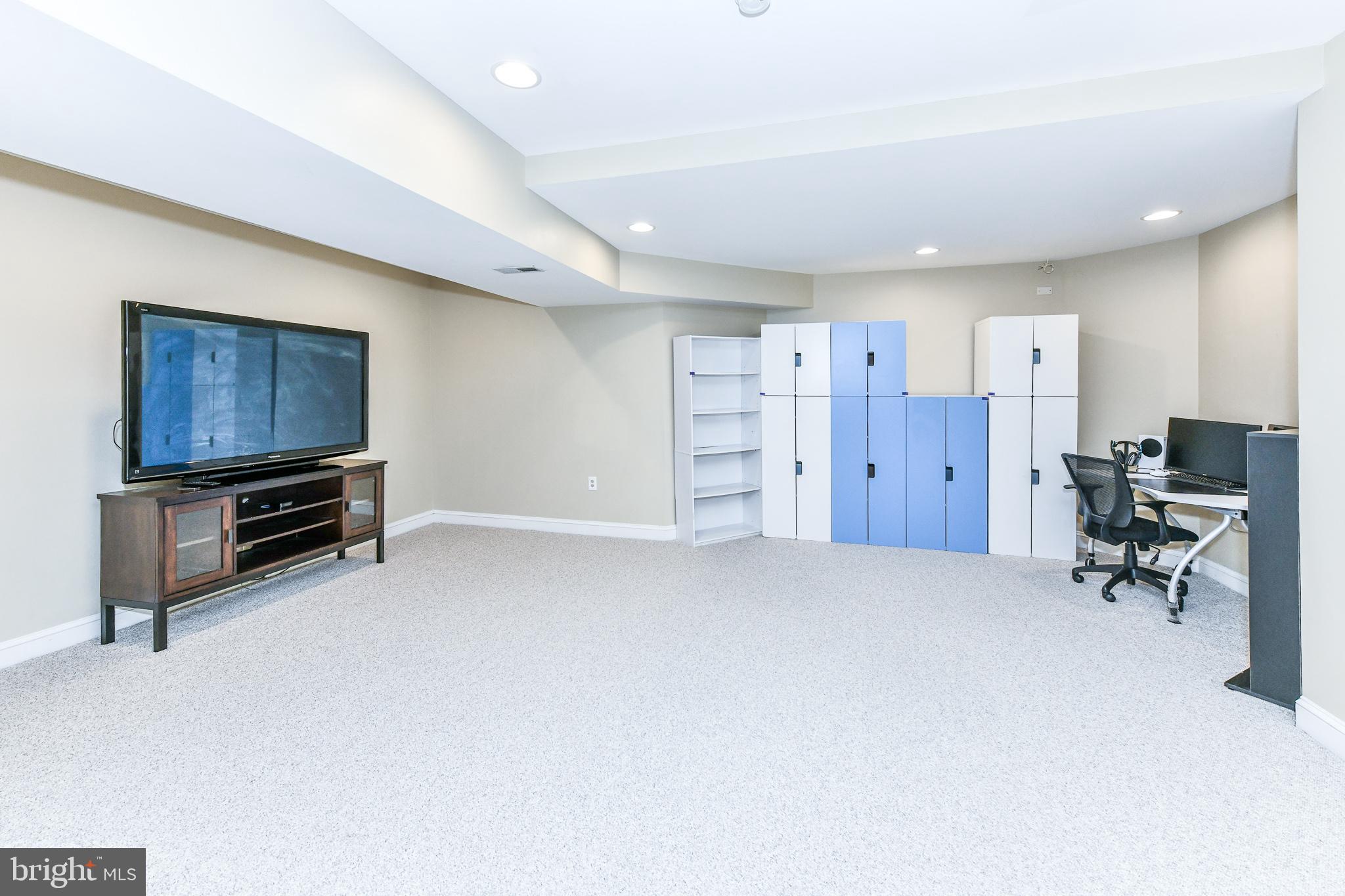 GRAND HAMPTONS - Residential Lease