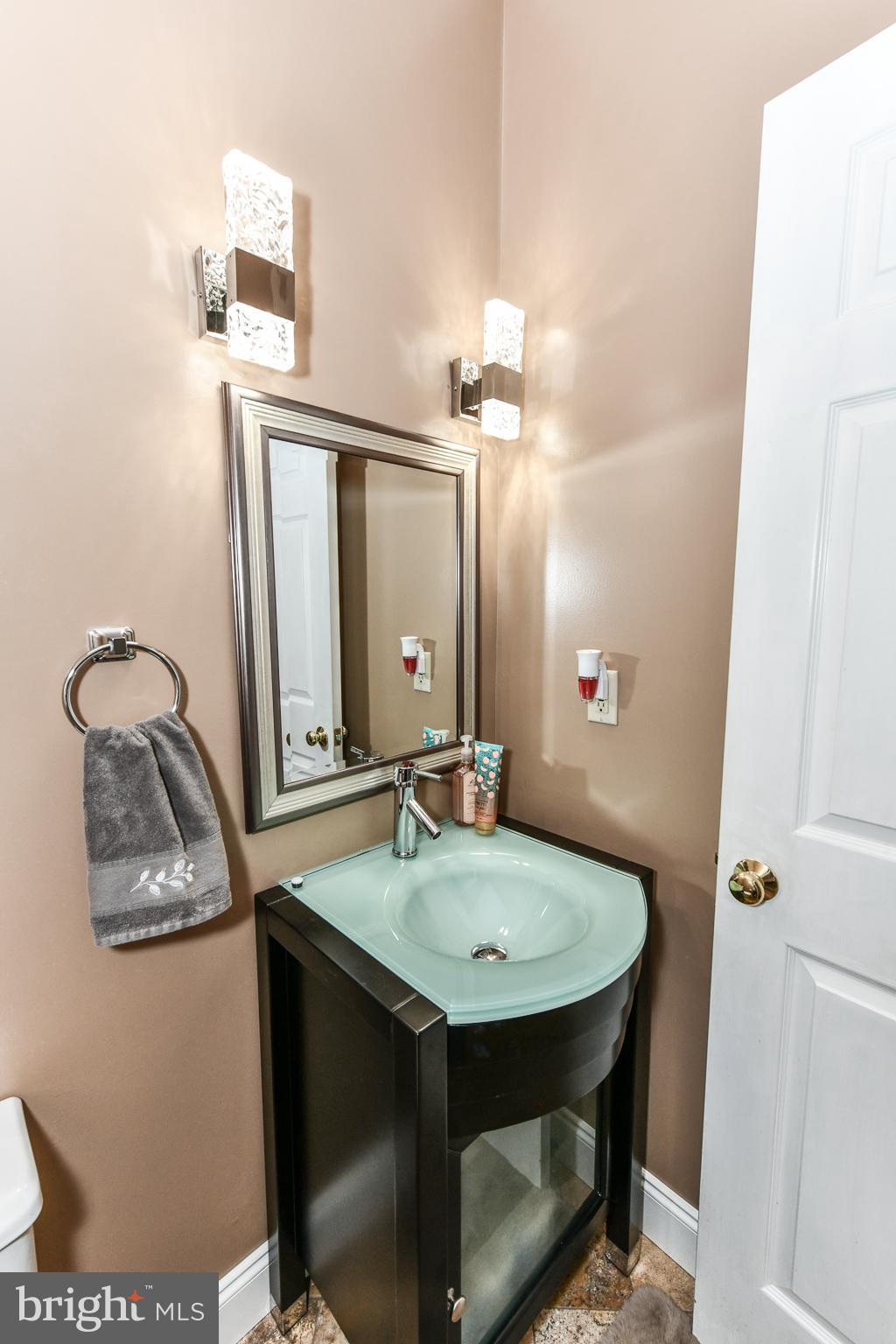 GRAND HAMPTONS - Residential Lease