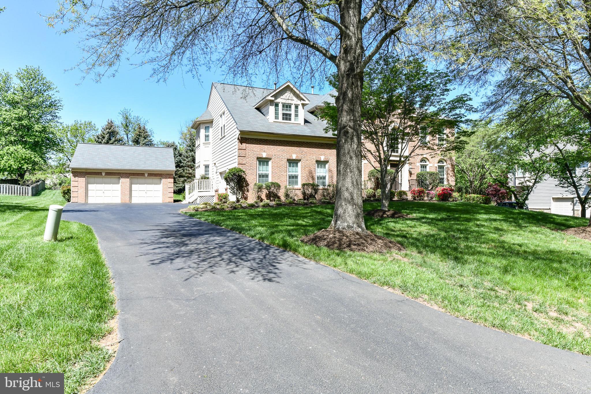 GRAND HAMPTONS - Residential Lease