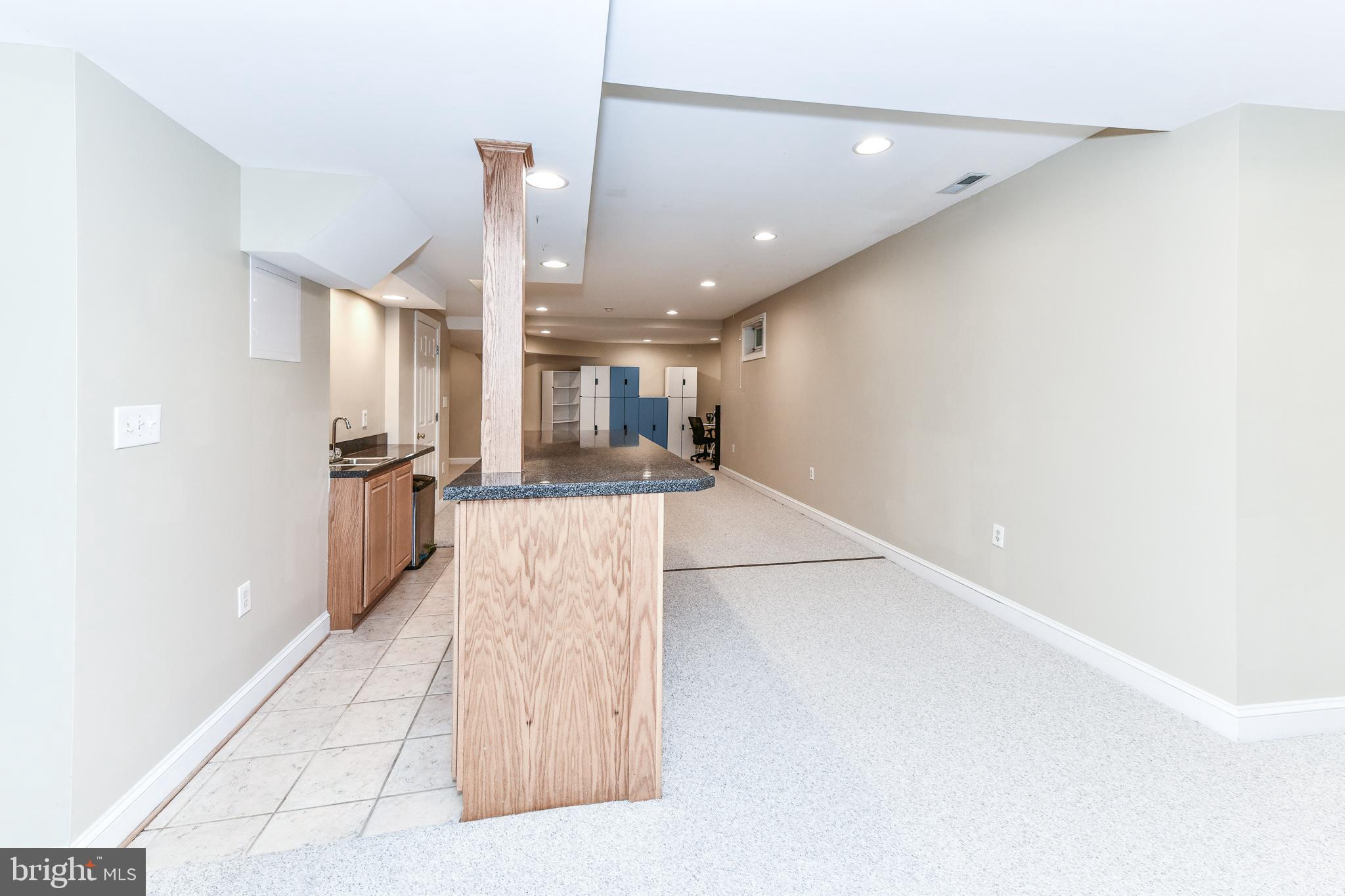 GRAND HAMPTONS - Residential Lease