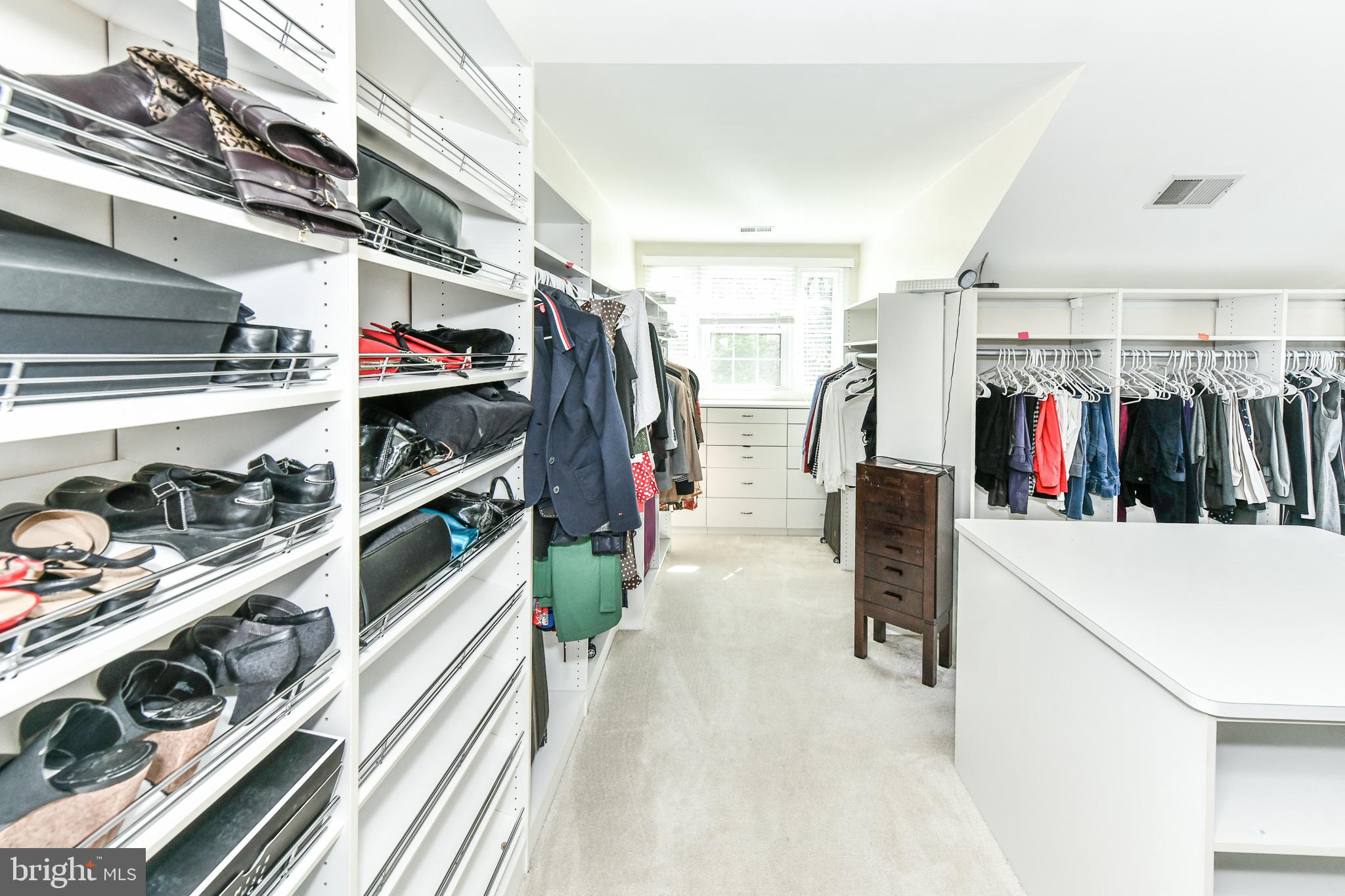 GRAND HAMPTONS - Residential Lease