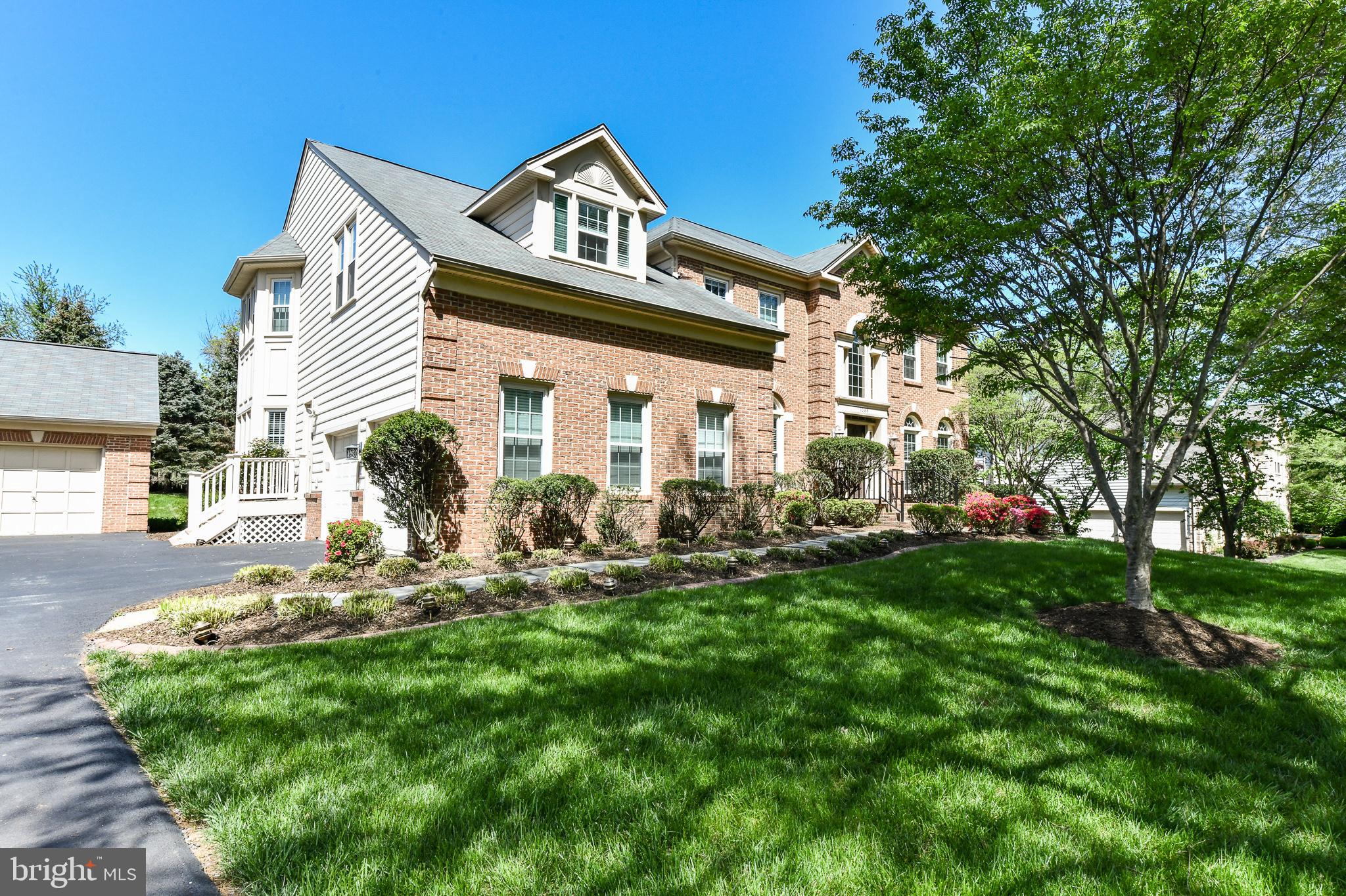 GRAND HAMPTONS - Residential Lease