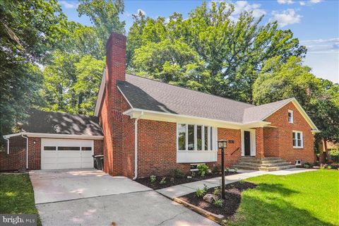 3923 COMMANDER DRIVE HYATTSVILLE MD 20782