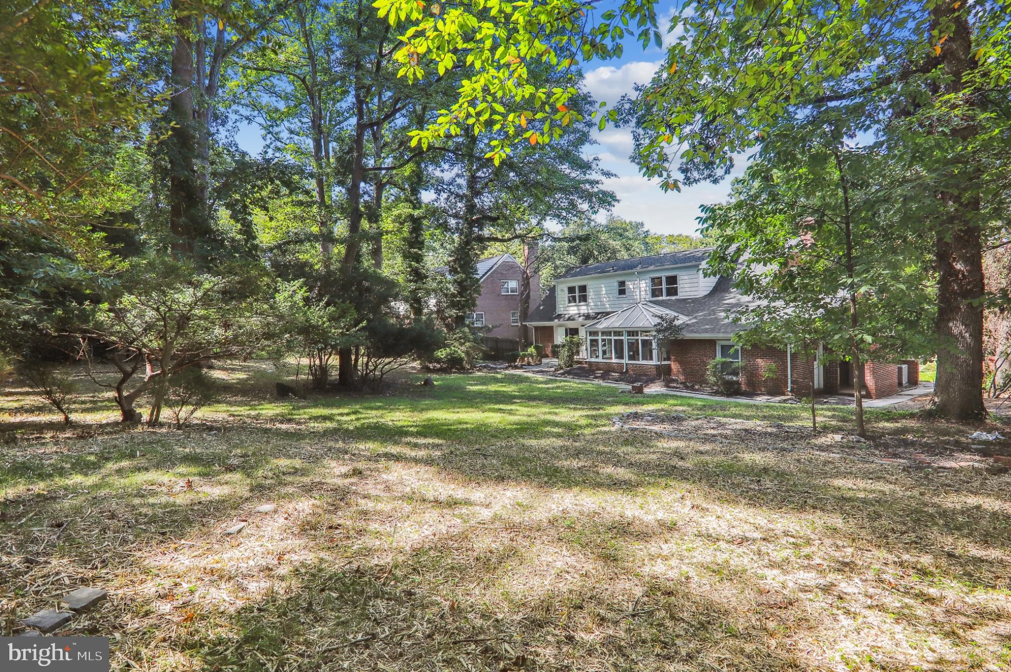 3923 COMMANDER DRIVE