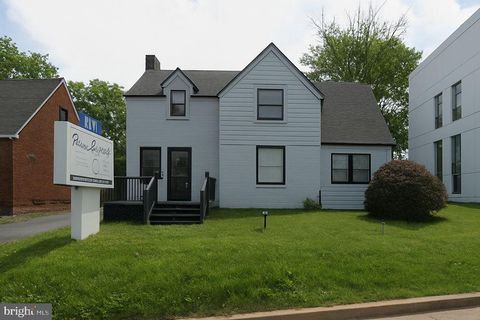Photo of 729 W Dekalb Pike, KING OF PRUSSIA, PA 19406 (MLS # PAMC2179498)