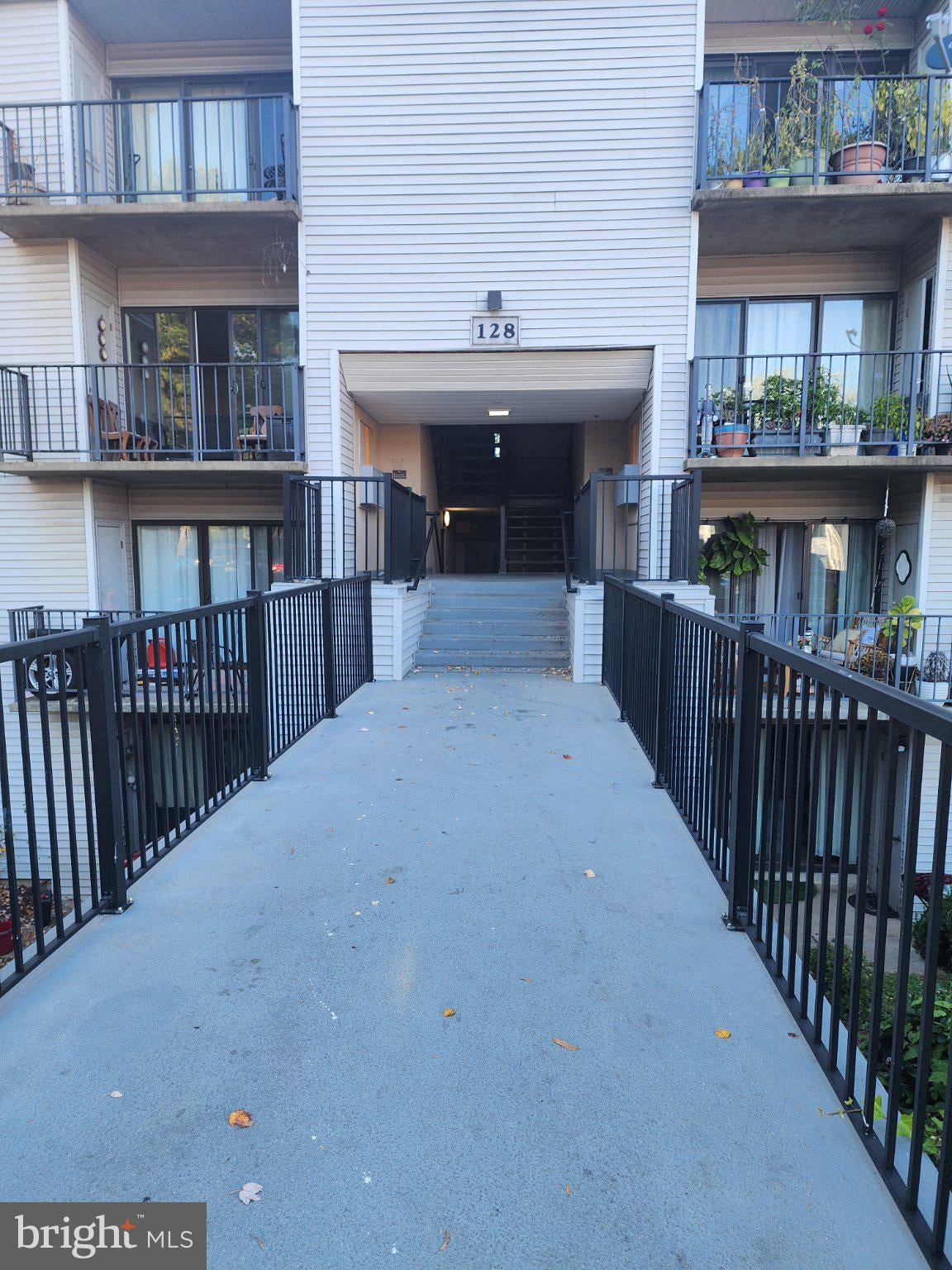 128 DUVALL LANE