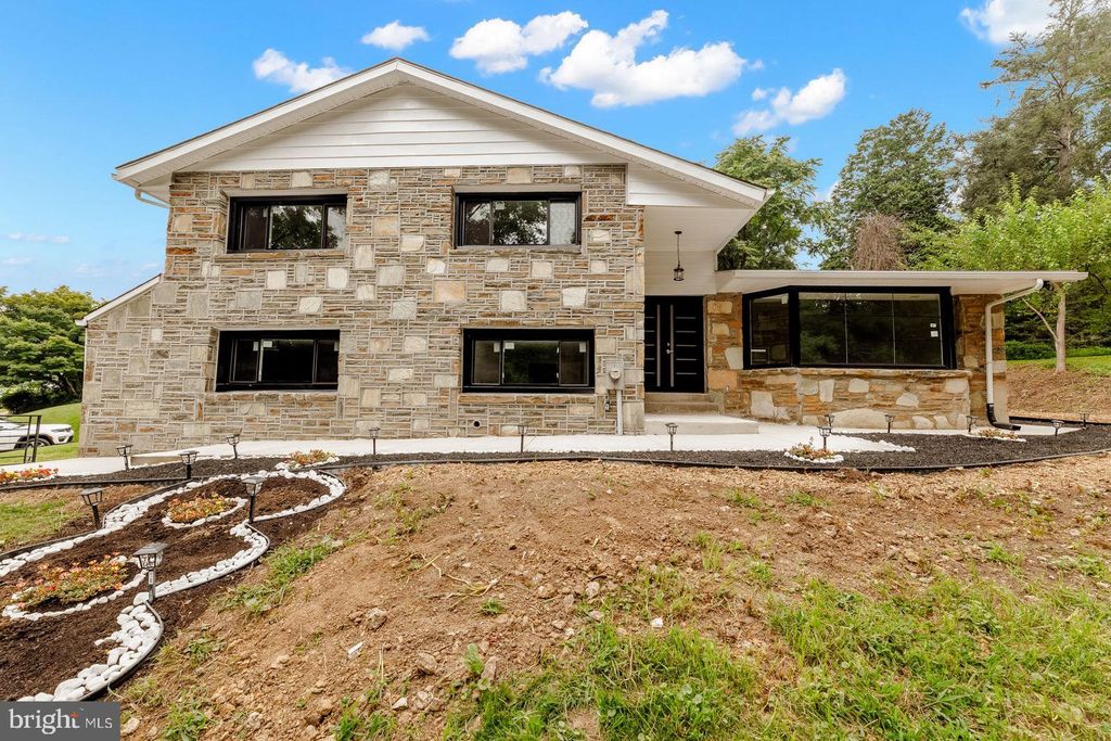 Photo of 7101 N Mount Pleasant Place, PHILADELPHIA, PA 19119 (MLS # PAPH2549830)