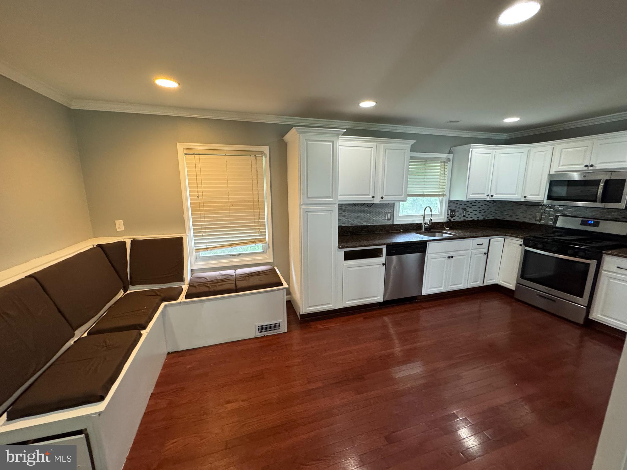 STRAWBERRY HILLS - Residential Lease