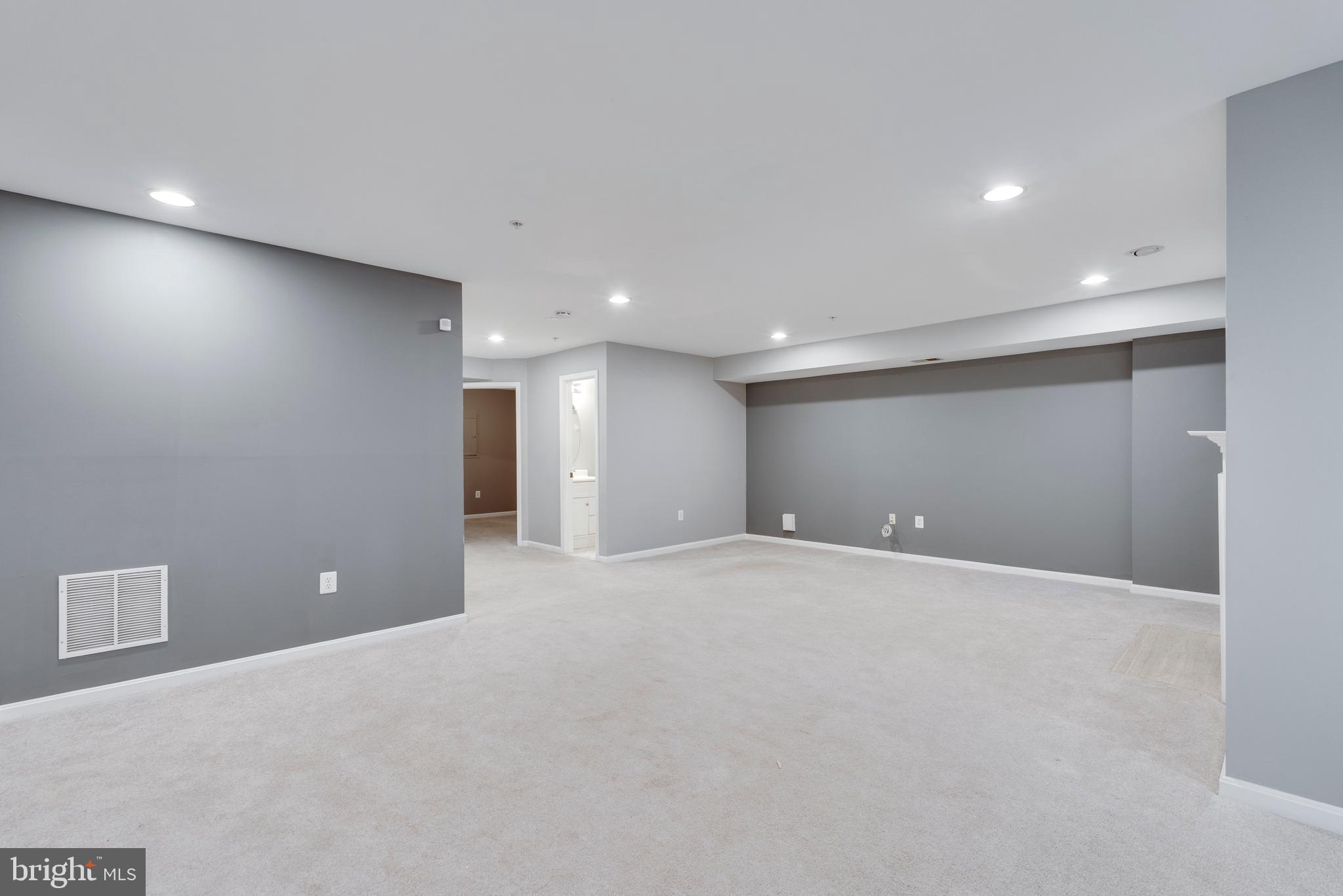 WOODMORE SOUTH - Residential Lease