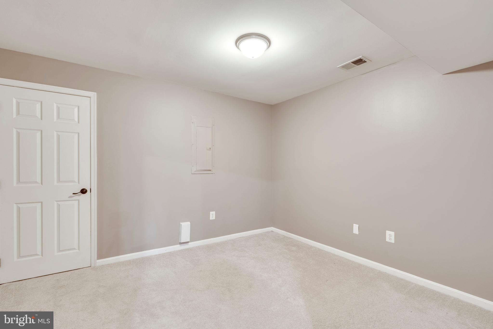 WOODMORE SOUTH - Residential Lease