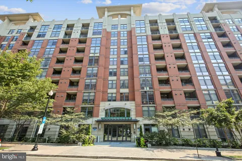 1021 N Garfield Street Unit 802, Arlington, VA MLS: VAAR2054624