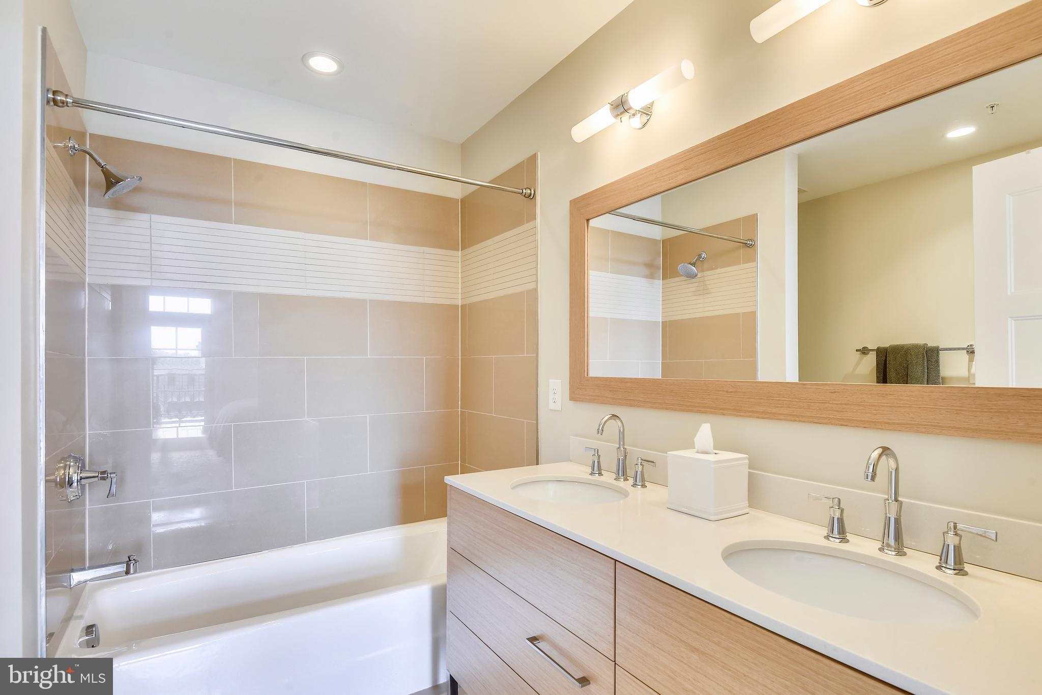 GASLIGHT SQUARE - Residential