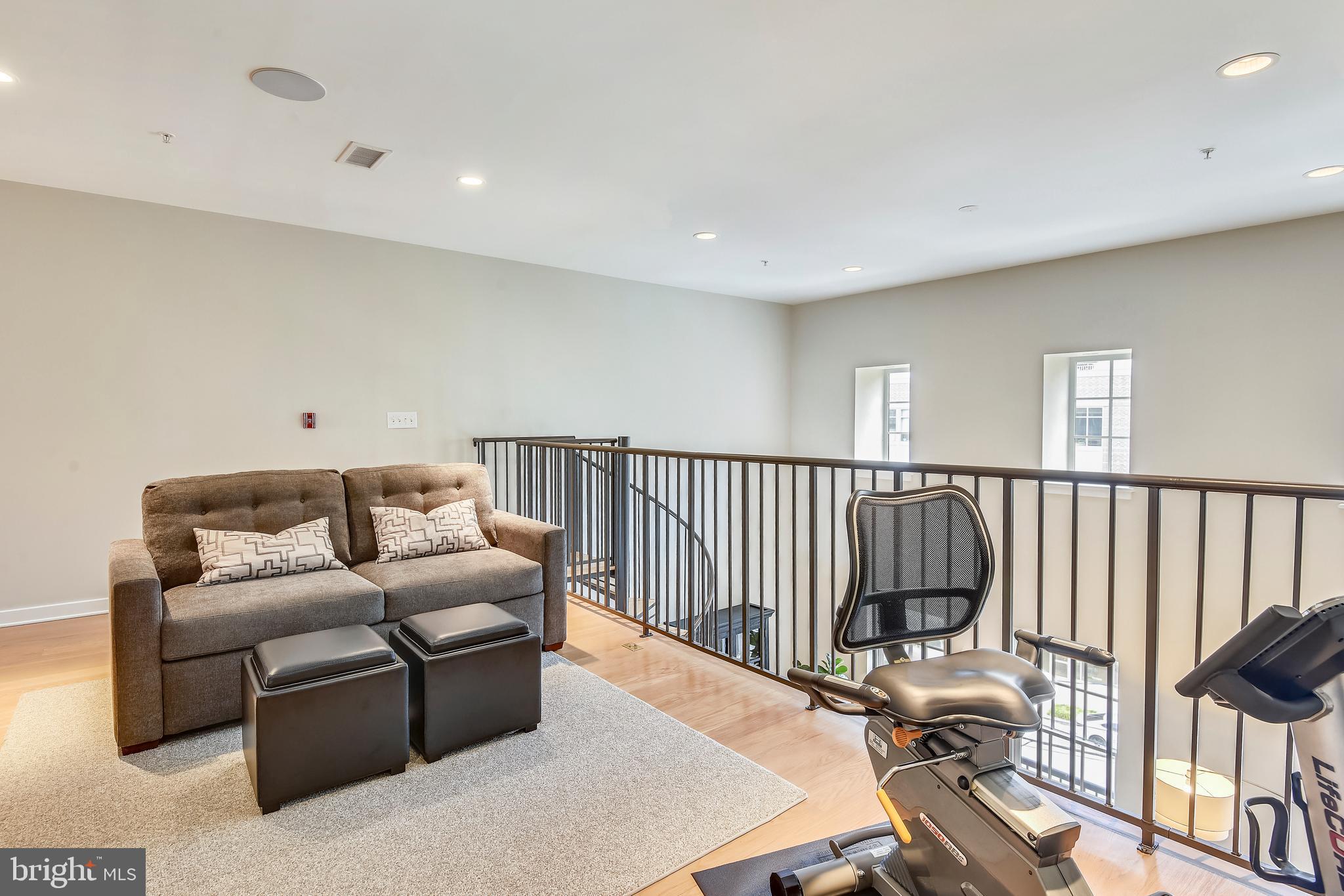 GASLIGHT SQUARE - Residential