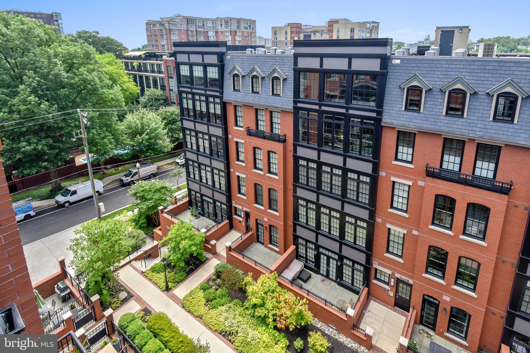 GASLIGHT SQUARE - Residential