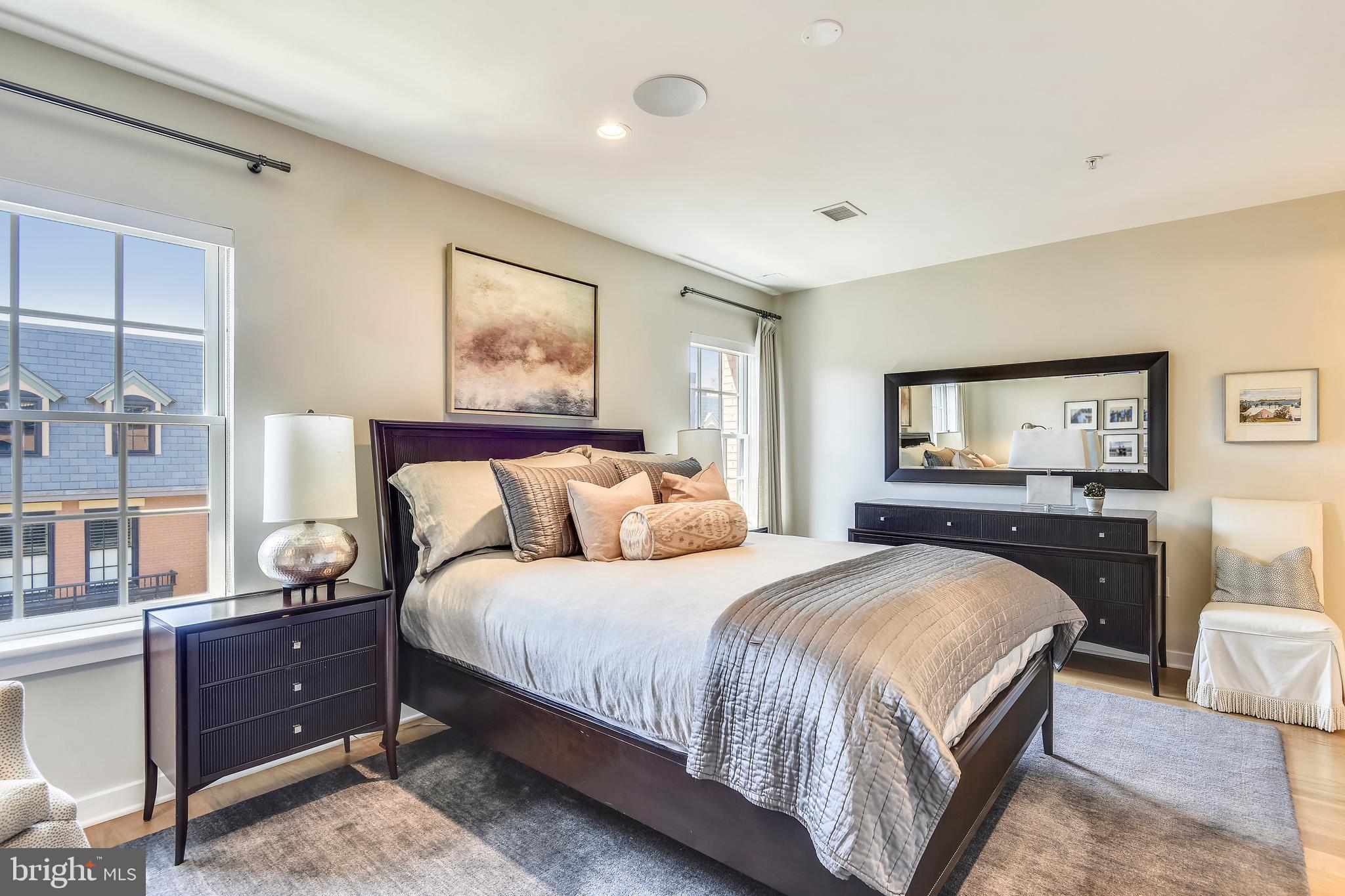 GASLIGHT SQUARE - Residential