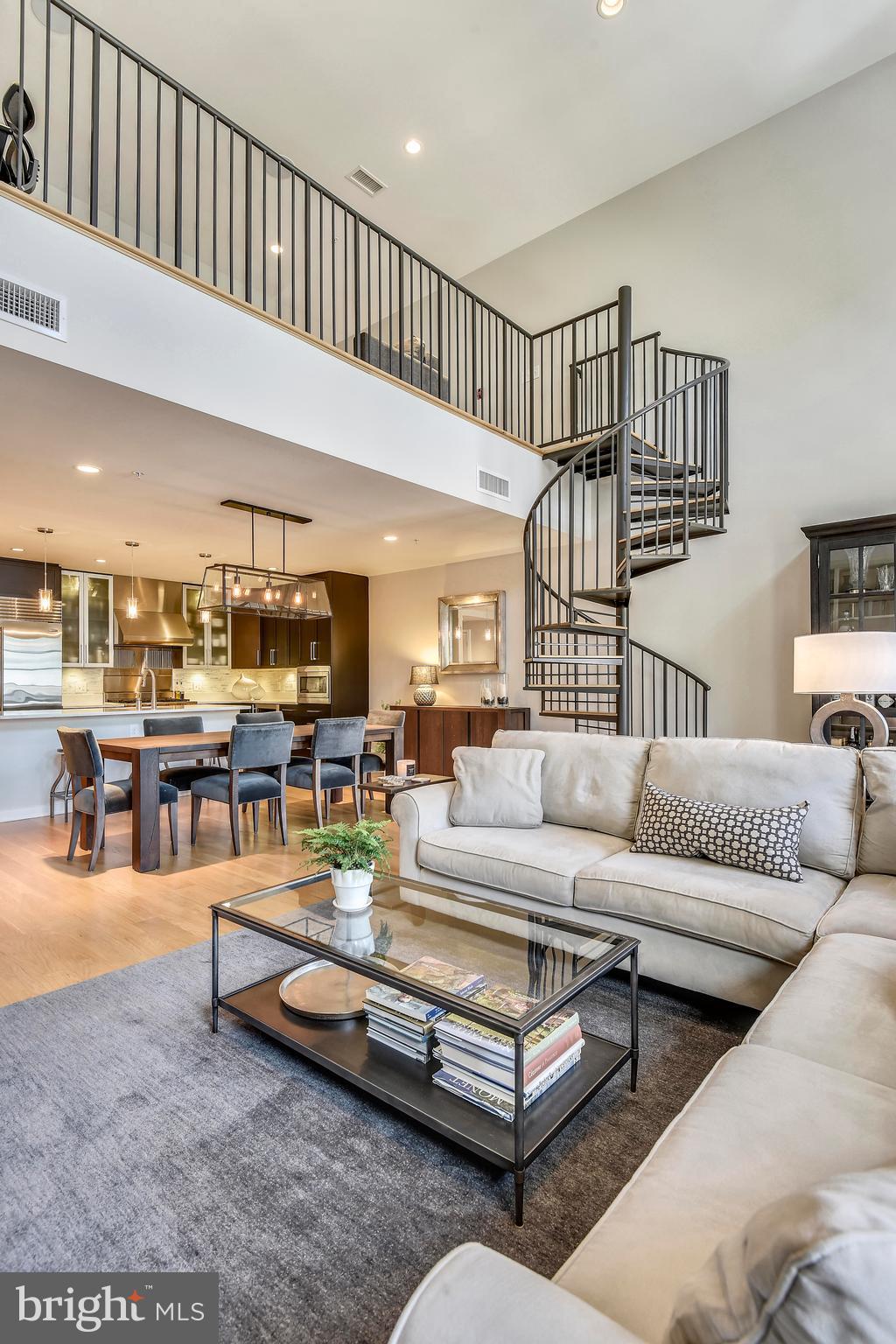 GASLIGHT SQUARE - Residential