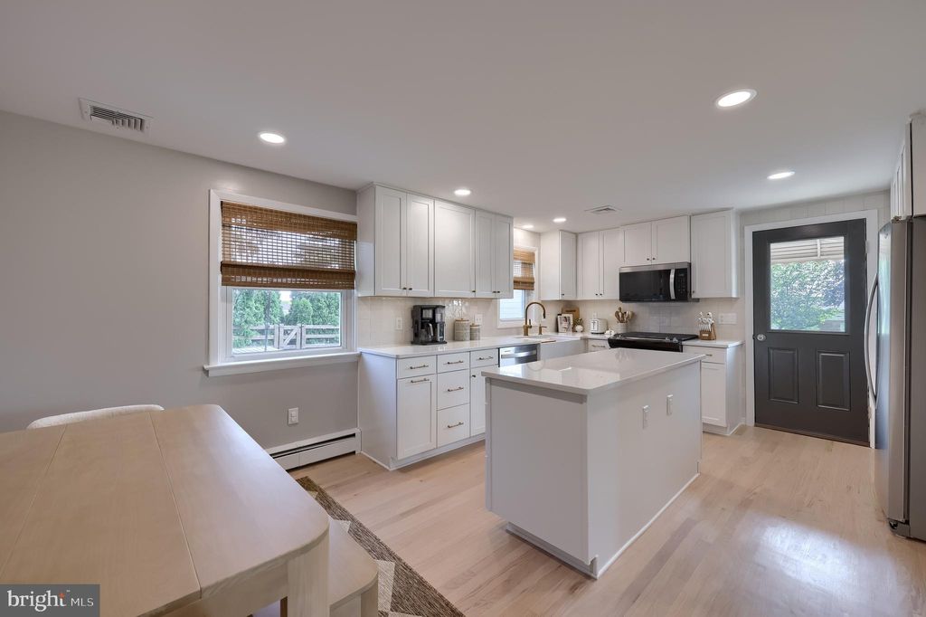 Photo of 2101 Shaaron Drive, LANCASTER, PA 17601 (MLS # PALA2071140)