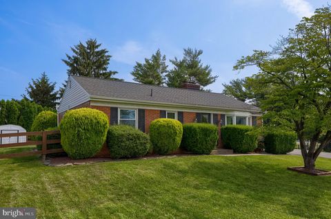 2101 SHAARON DRIVE LANCASTER PA 17601
