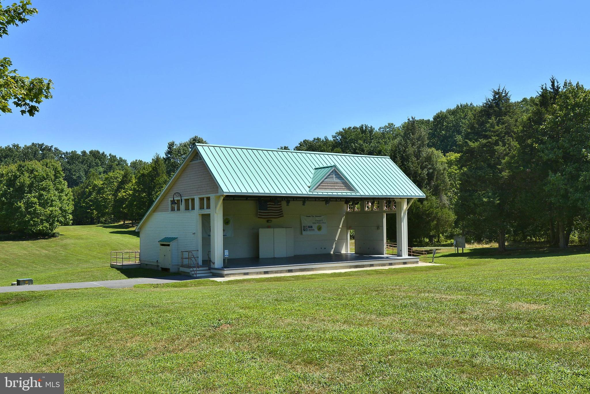 ANNAPOLIS OVERLOOK - Residential Lease