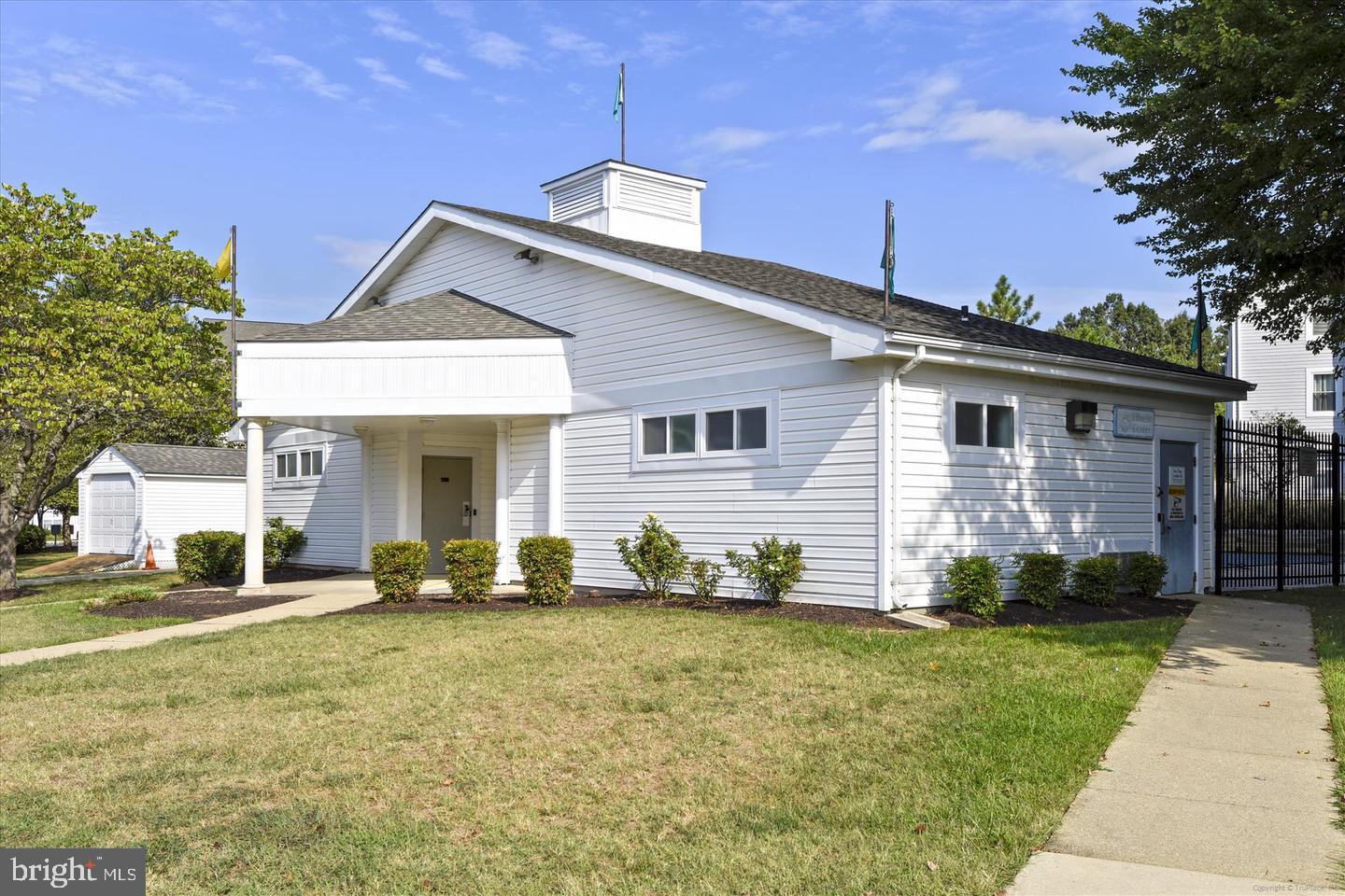 ANNAPOLIS OVERLOOK - Residential Lease