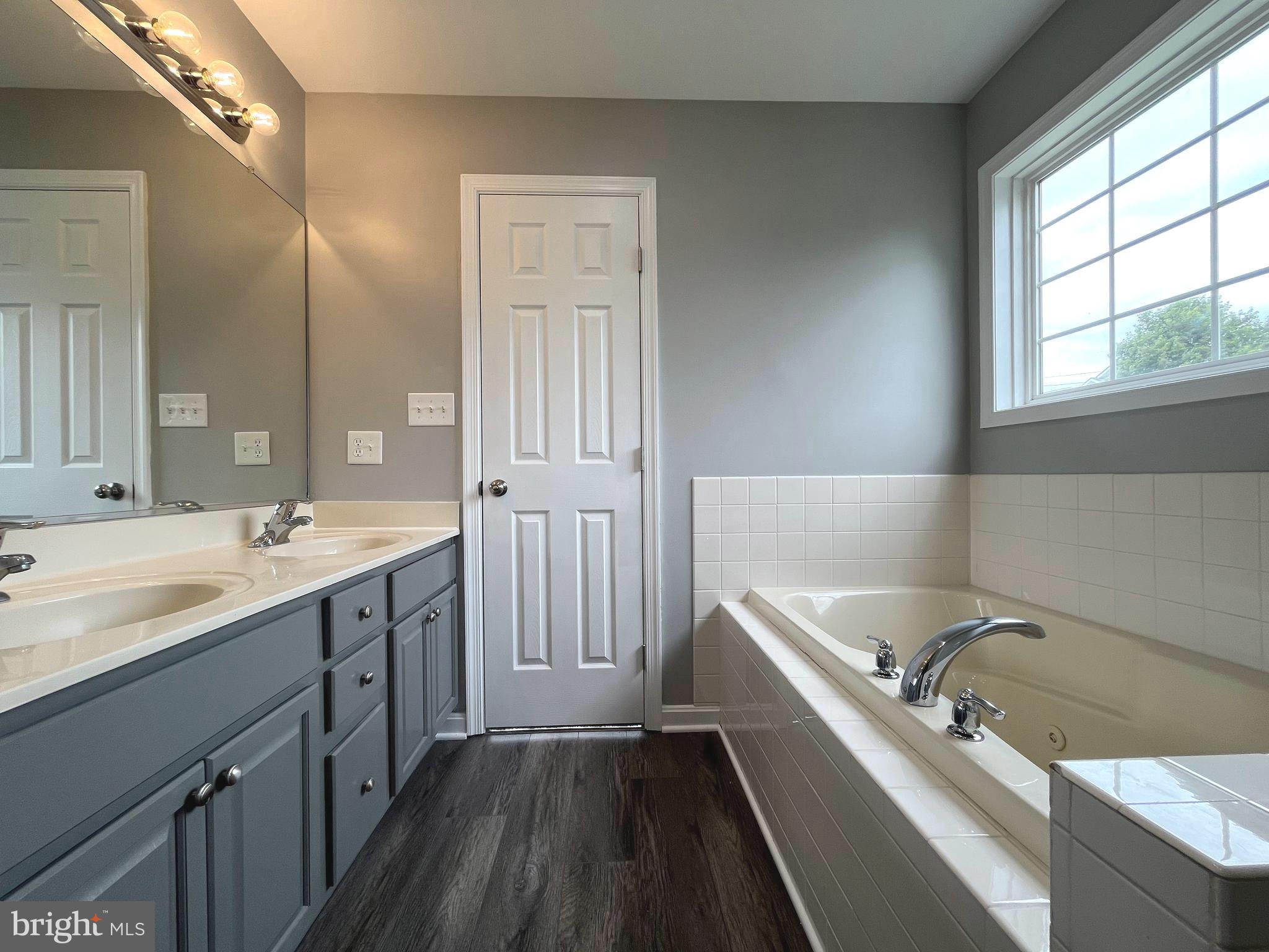 MILLS FARM - Residential