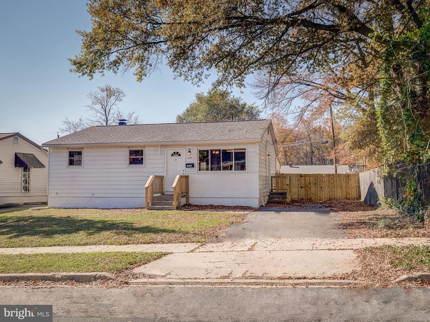 Move right into this 3 bedroom, 1 bath, unfinished basement, enclosed rear porch, separate dining room, fresh paint, recently replaced carpet, huge, fenced yard, driveway and much more! Close to everything to include shopping, entertainment, employment and major highways.  Thanks for showing!