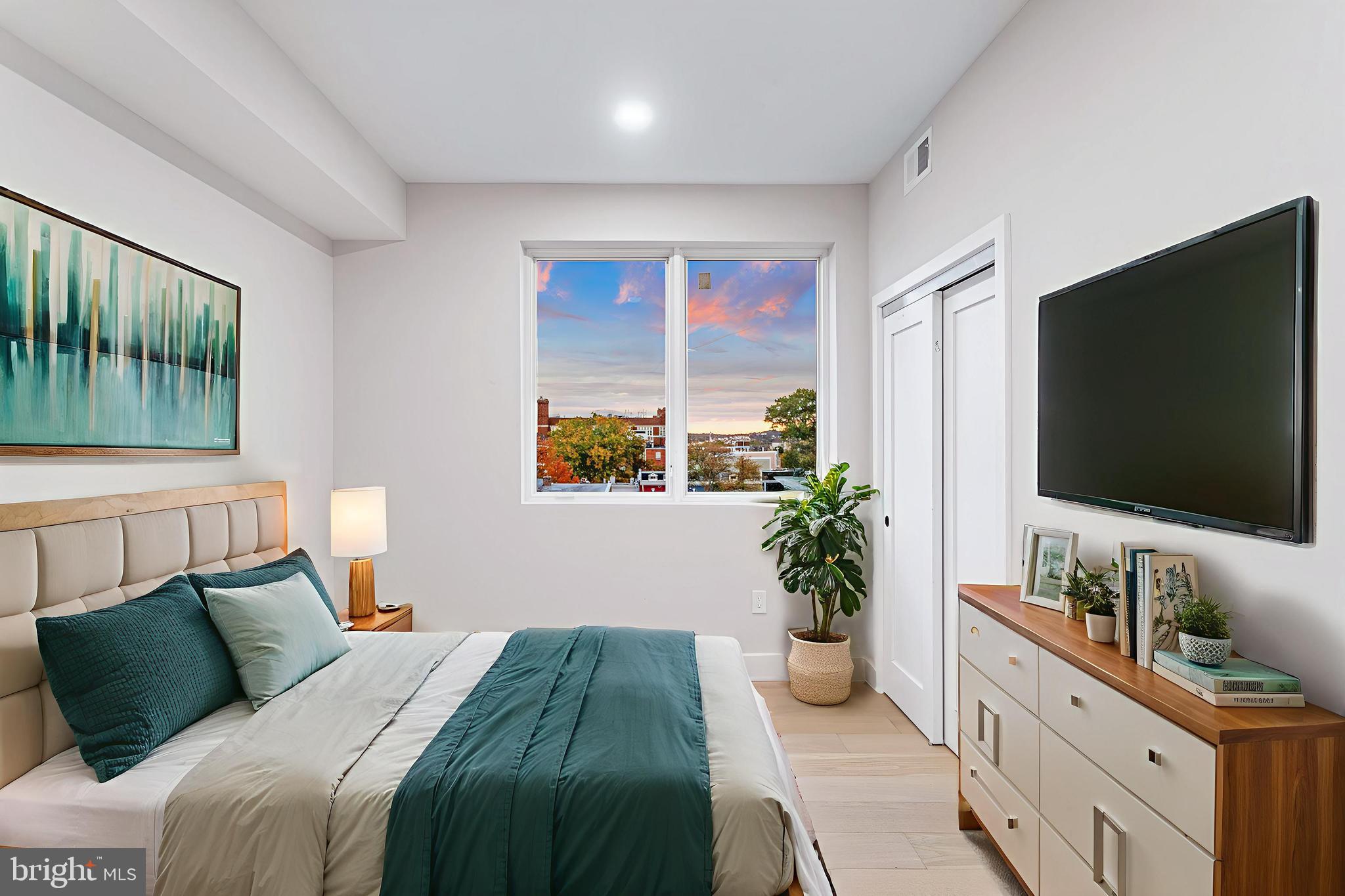 1516 EAST CAPITOL STREET NE