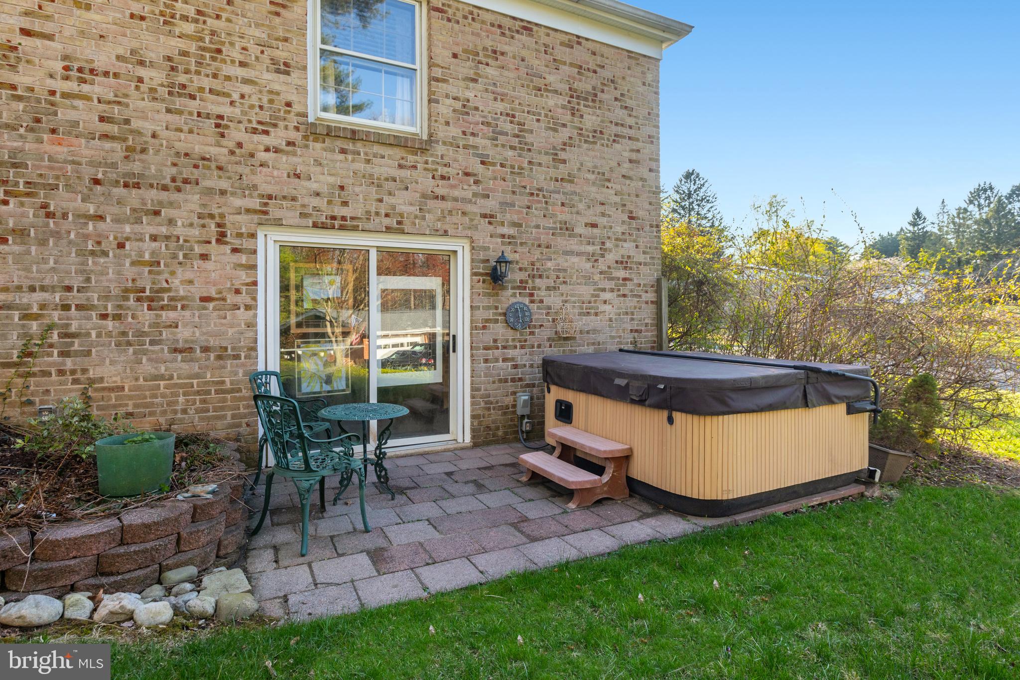 HAMPTON GARDENS - Residential