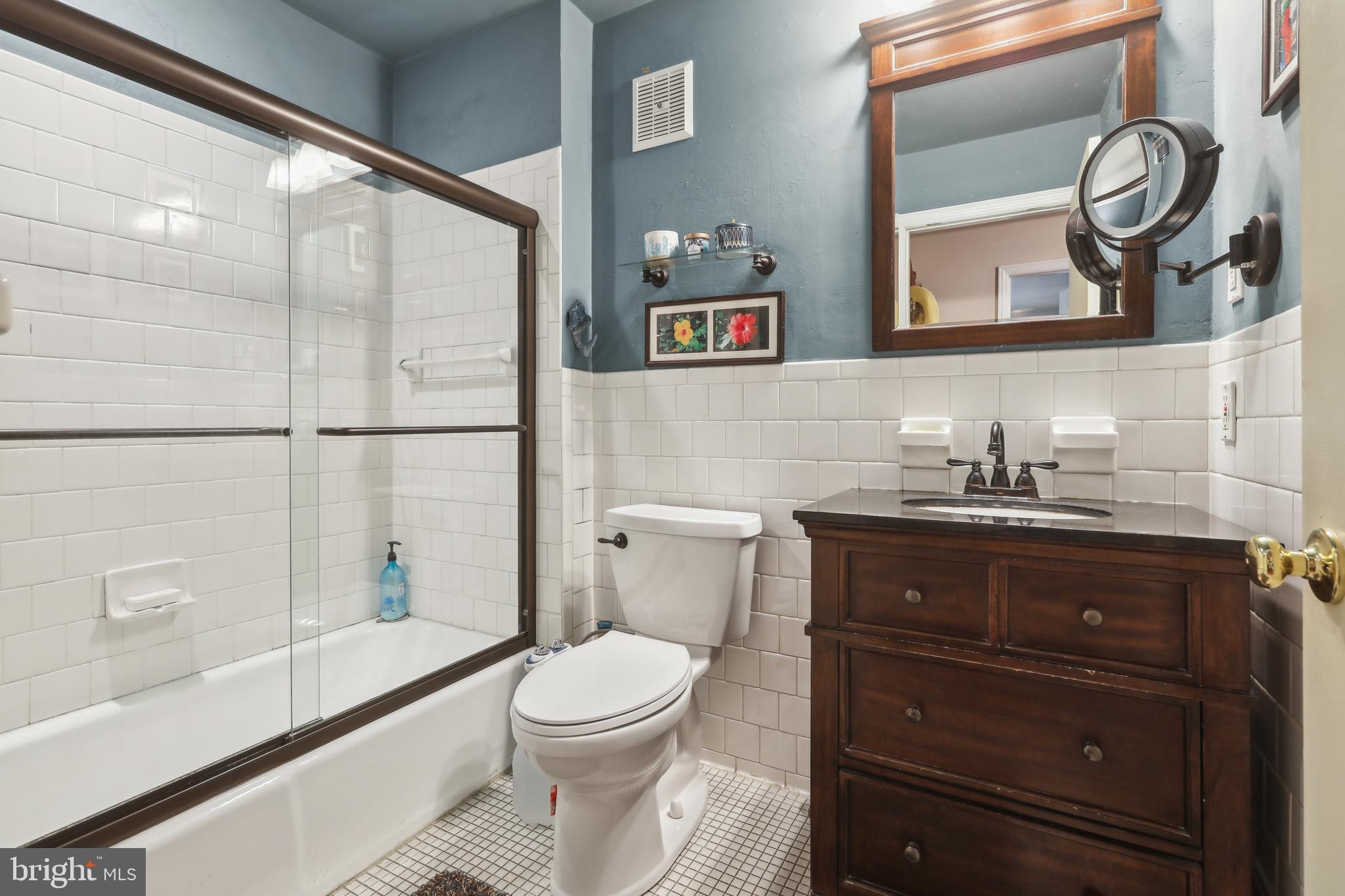 HAMPTON GARDENS - Residential