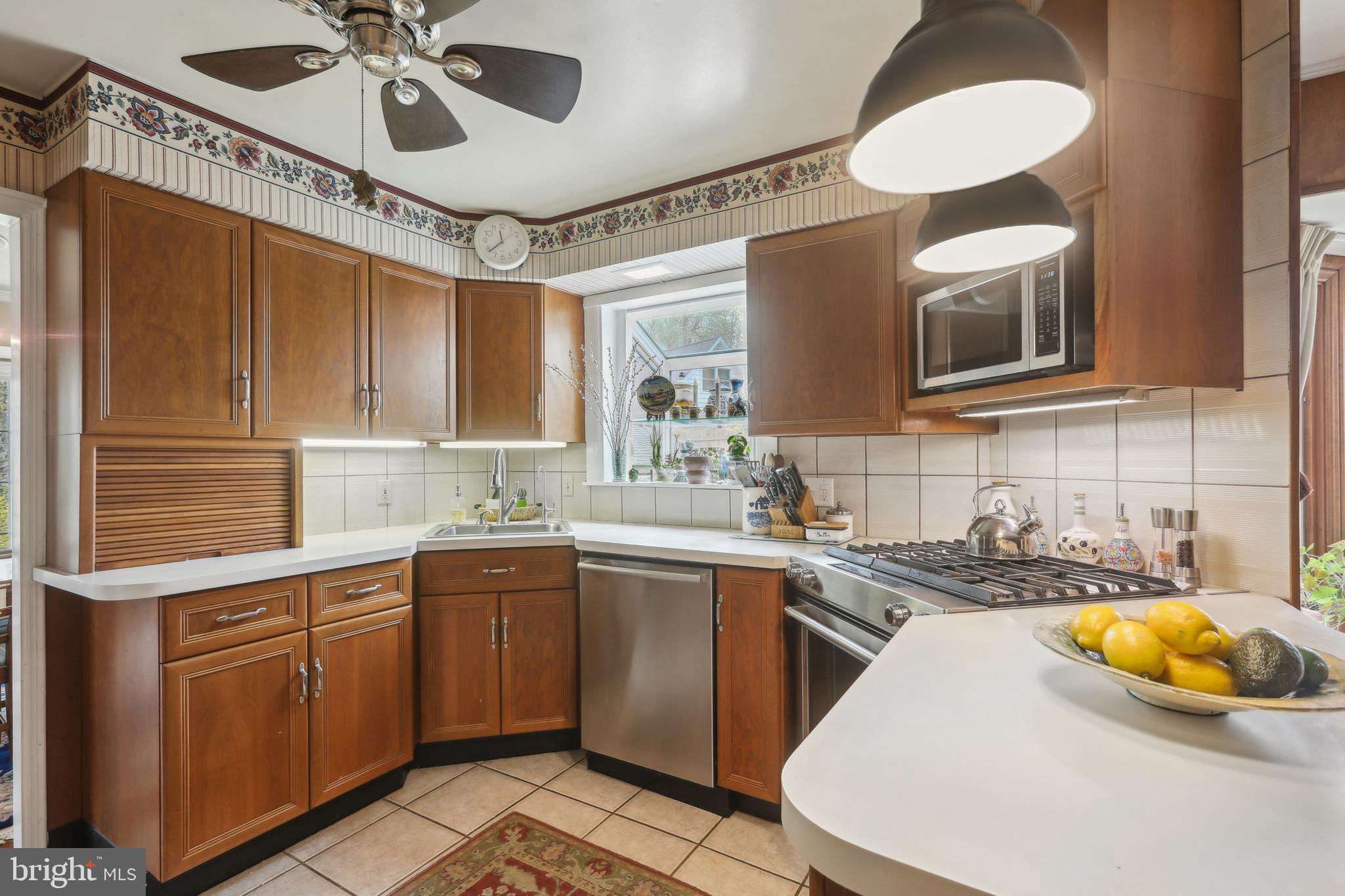 HAMPTON GARDENS - Residential