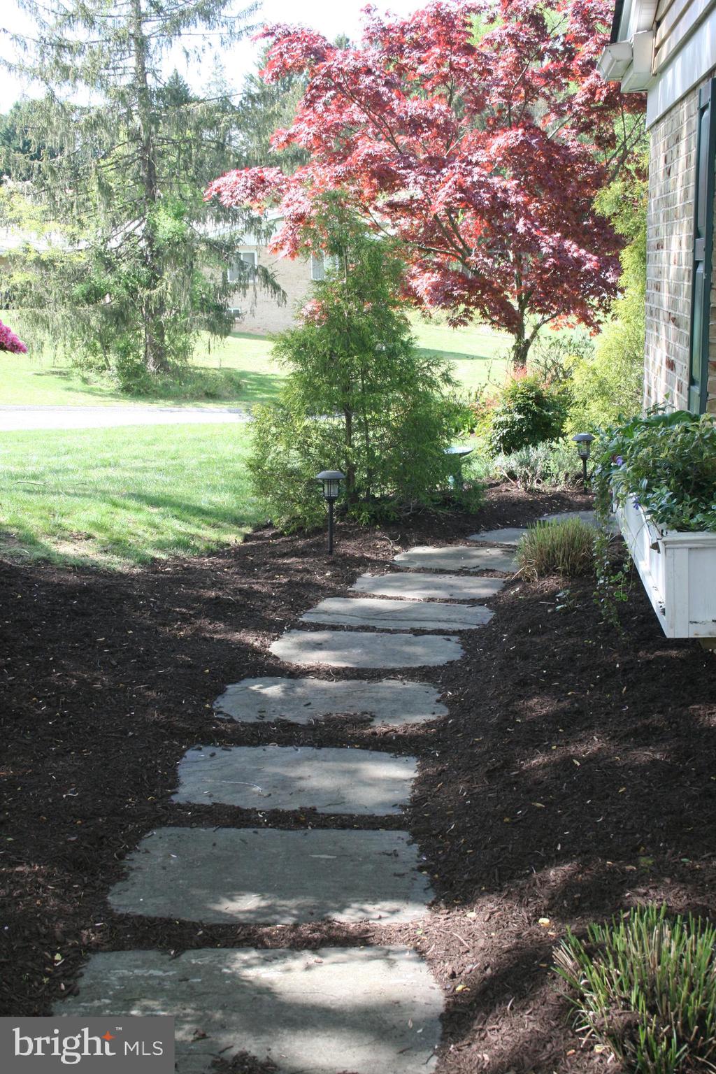 HAMPTON GARDENS - Residential