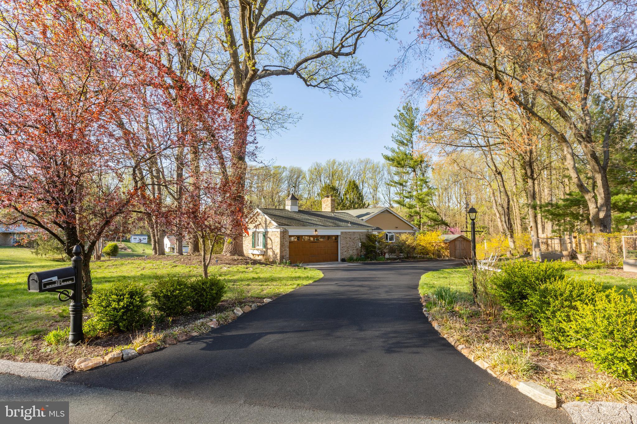 HAMPTON GARDENS - Residential