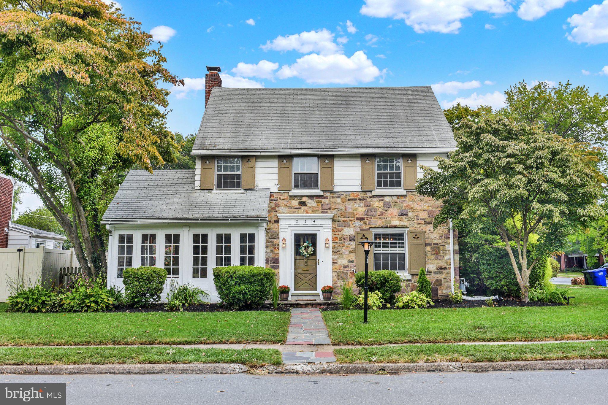 214 MONTROSE STREET