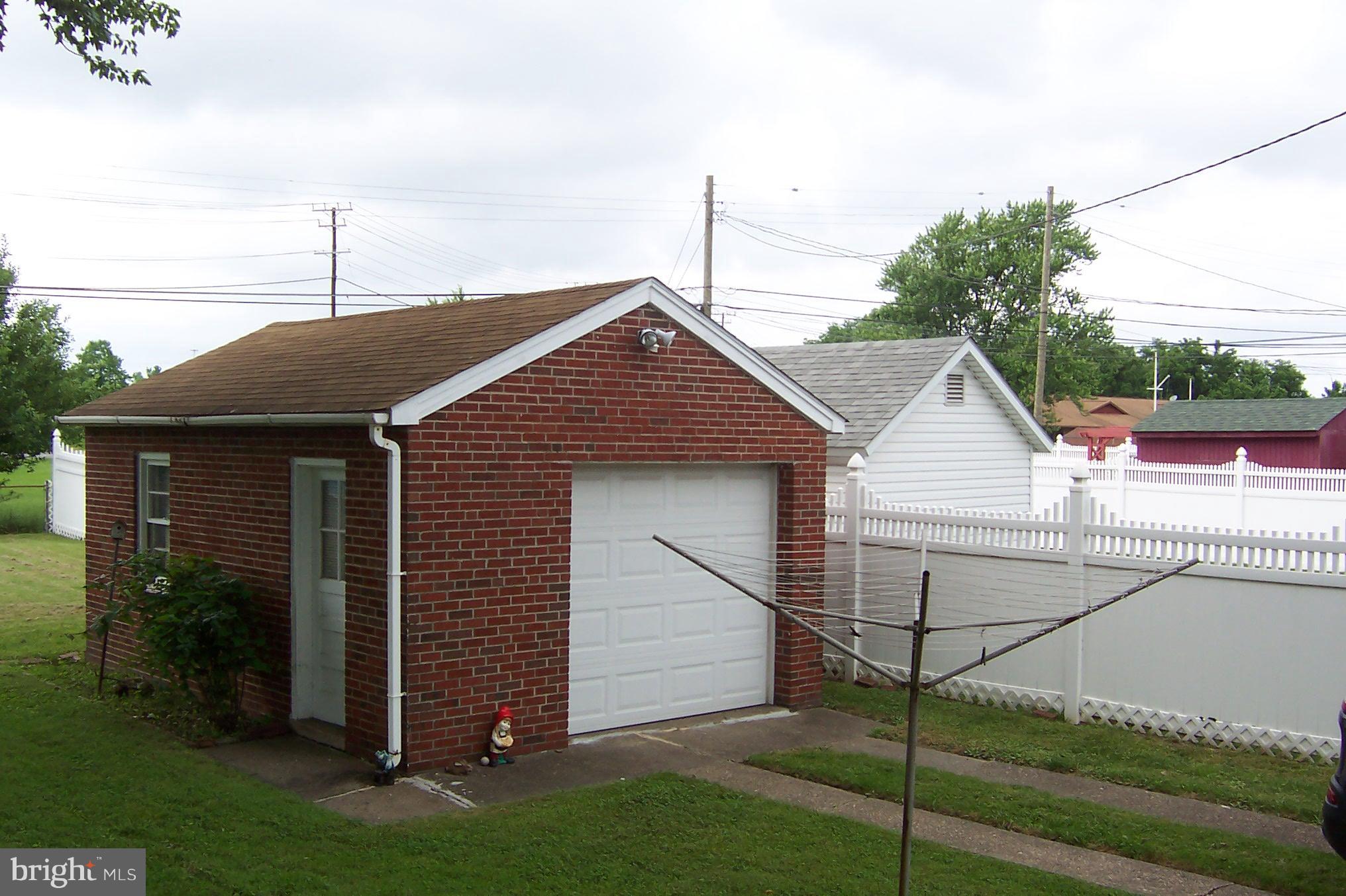 CEDAR CREST - Residential