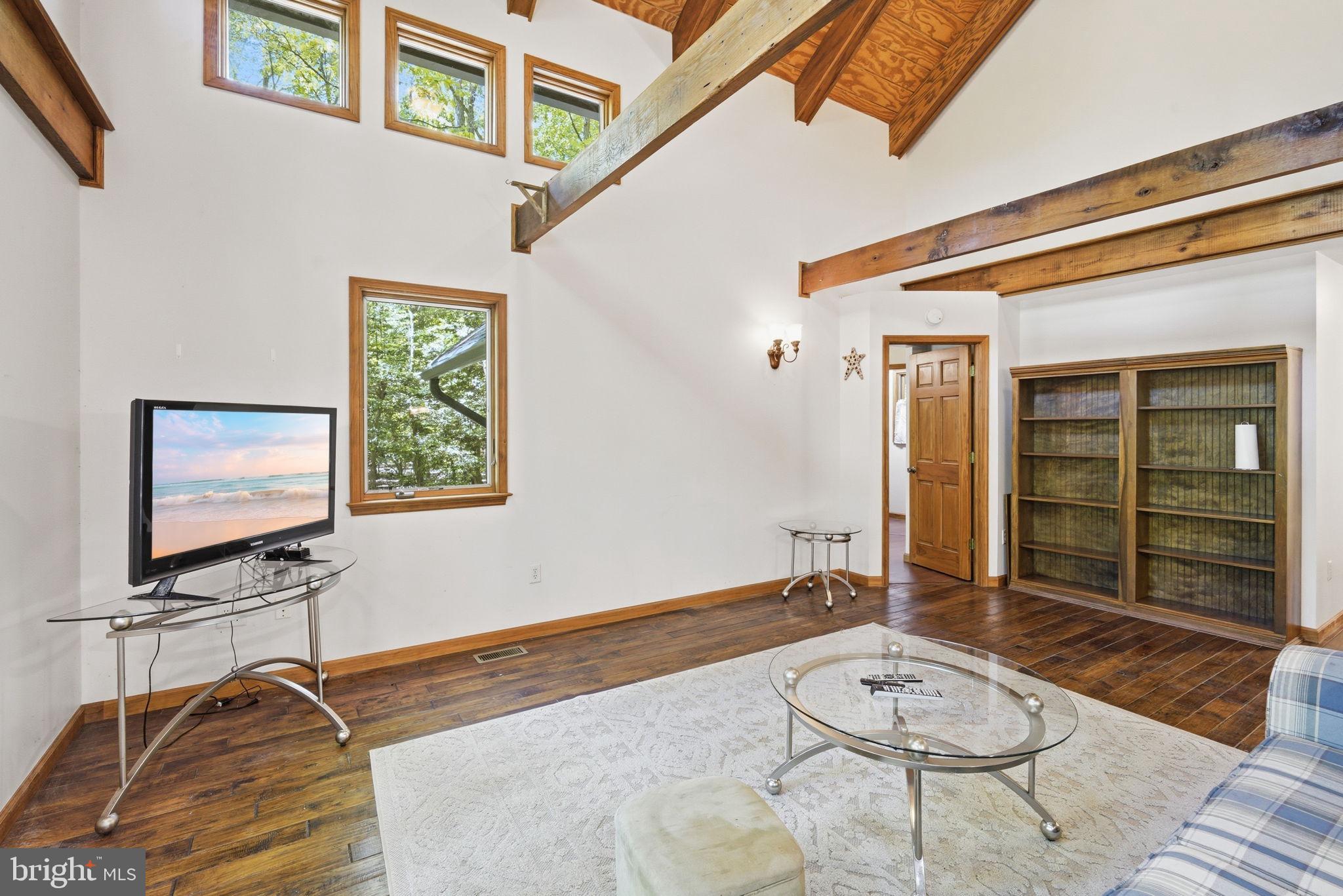 PINEY NECK - Residential