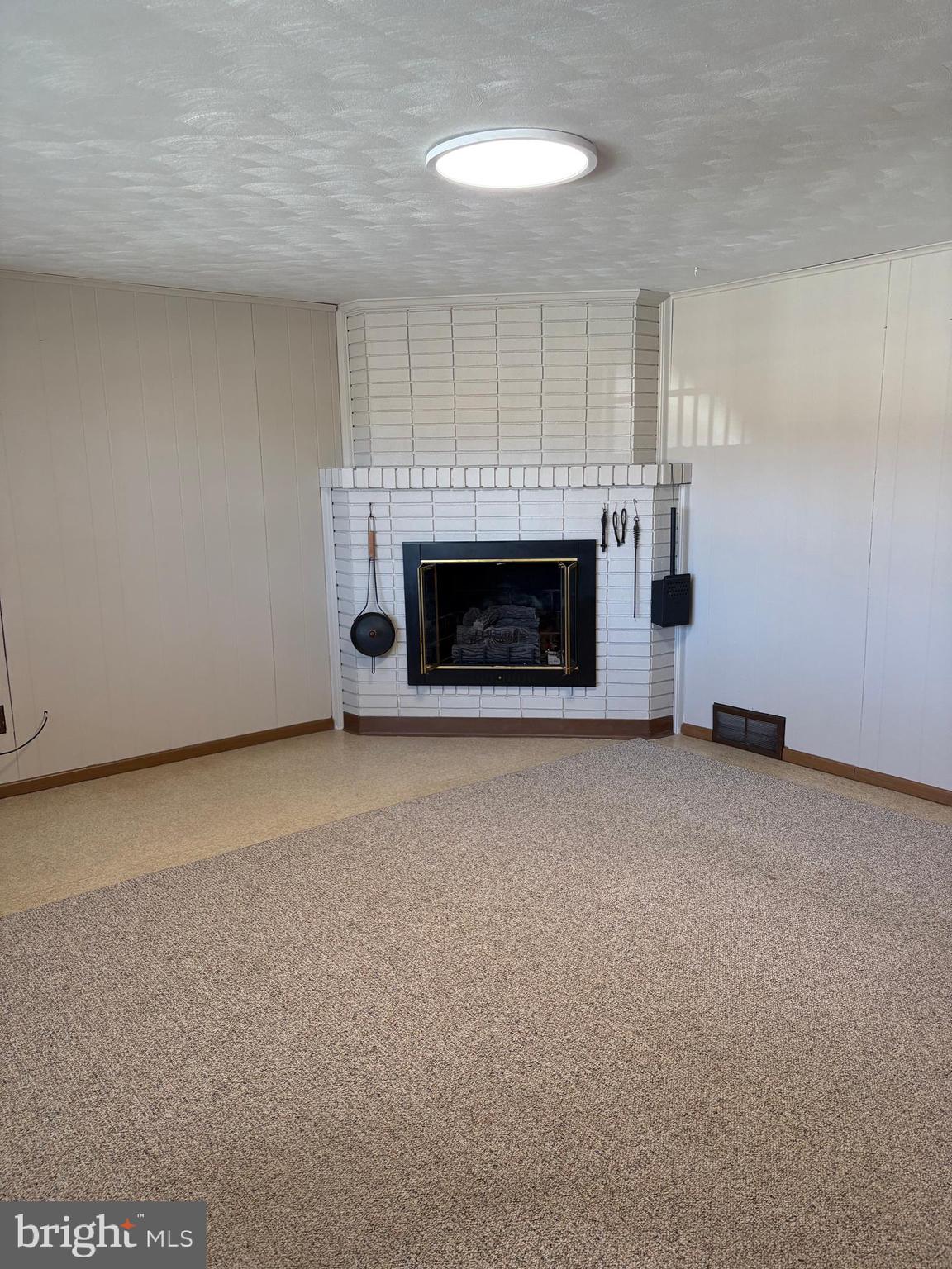 HAINES ACRES - Residential Lease