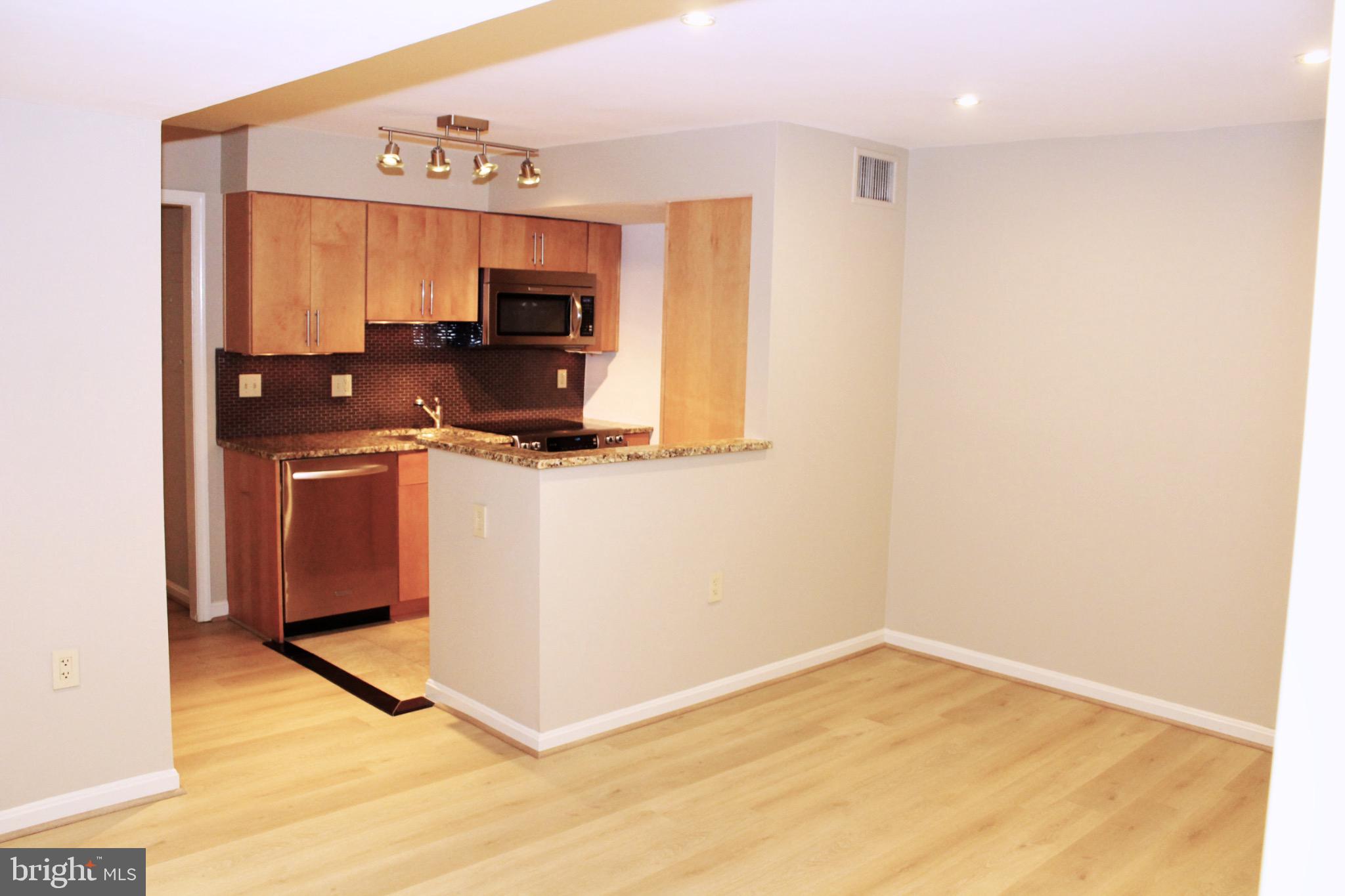 1010 22ND STREET NW B