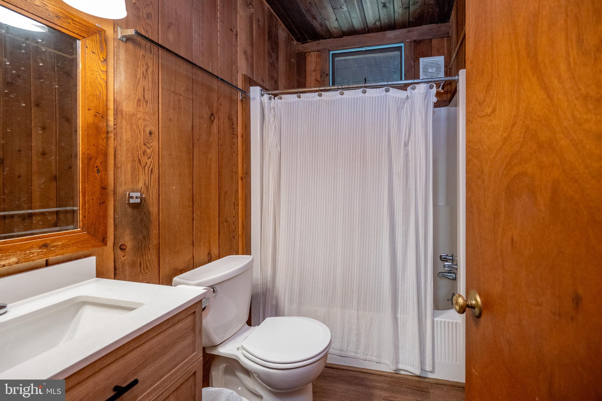 THOUSAND ACRES - Residential