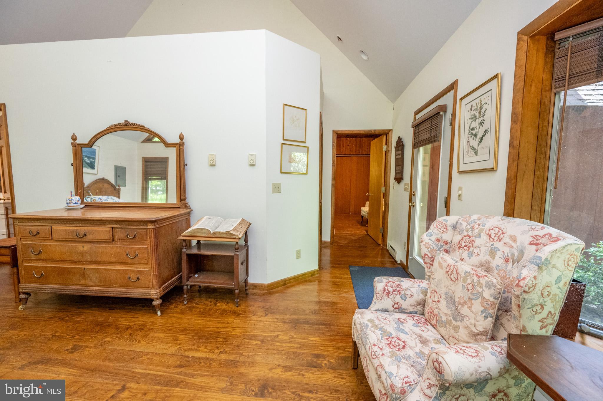 THOUSAND ACRES - Residential