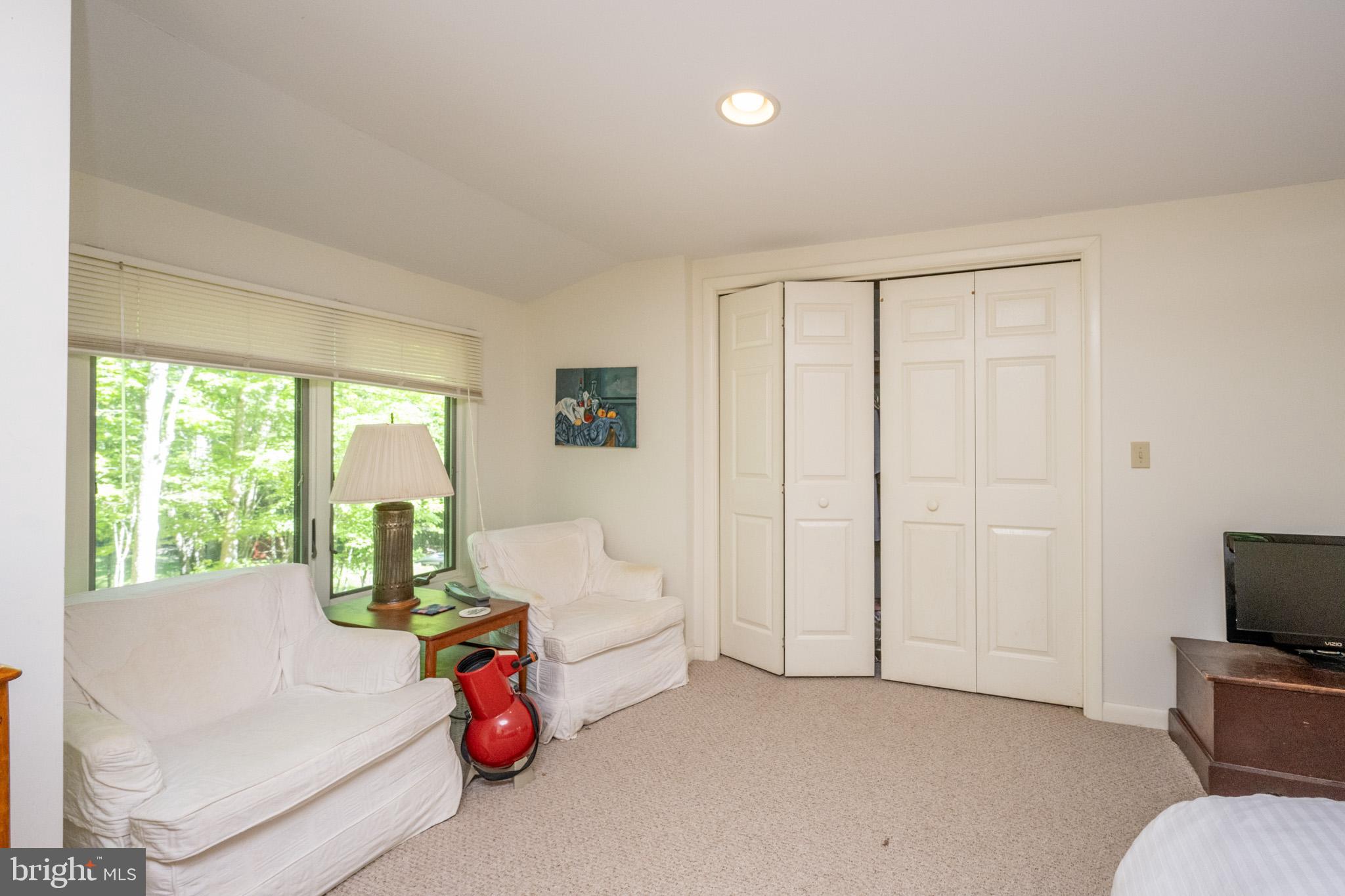 THOUSAND ACRES - Residential