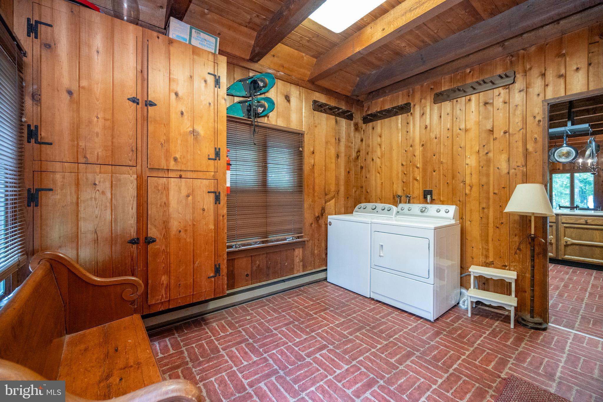 THOUSAND ACRES - Residential