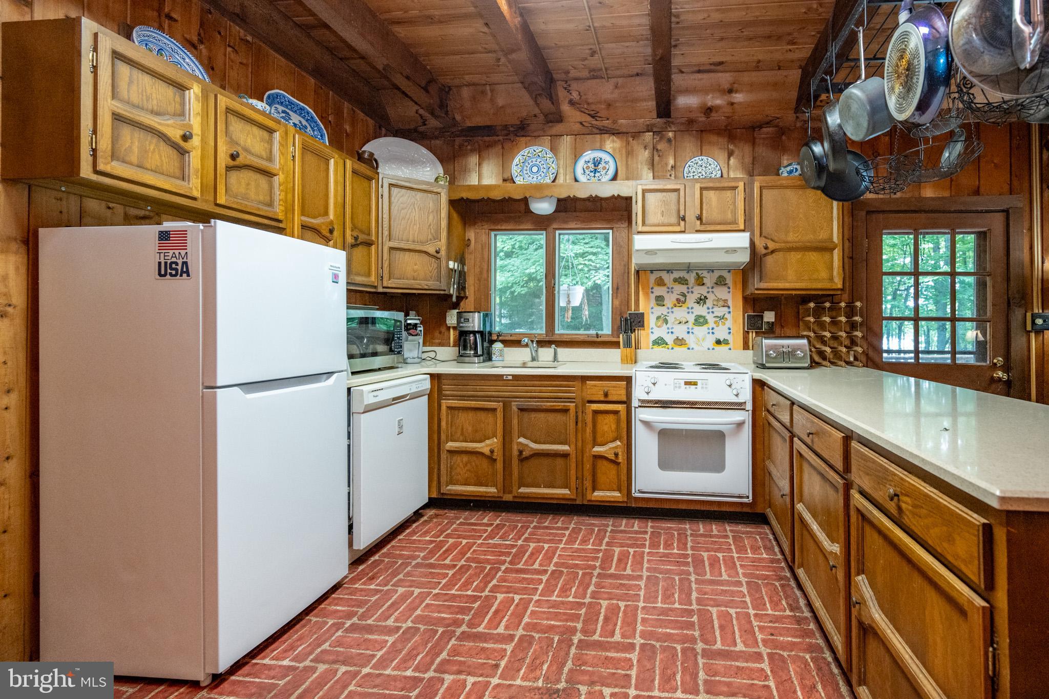 THOUSAND ACRES - Residential