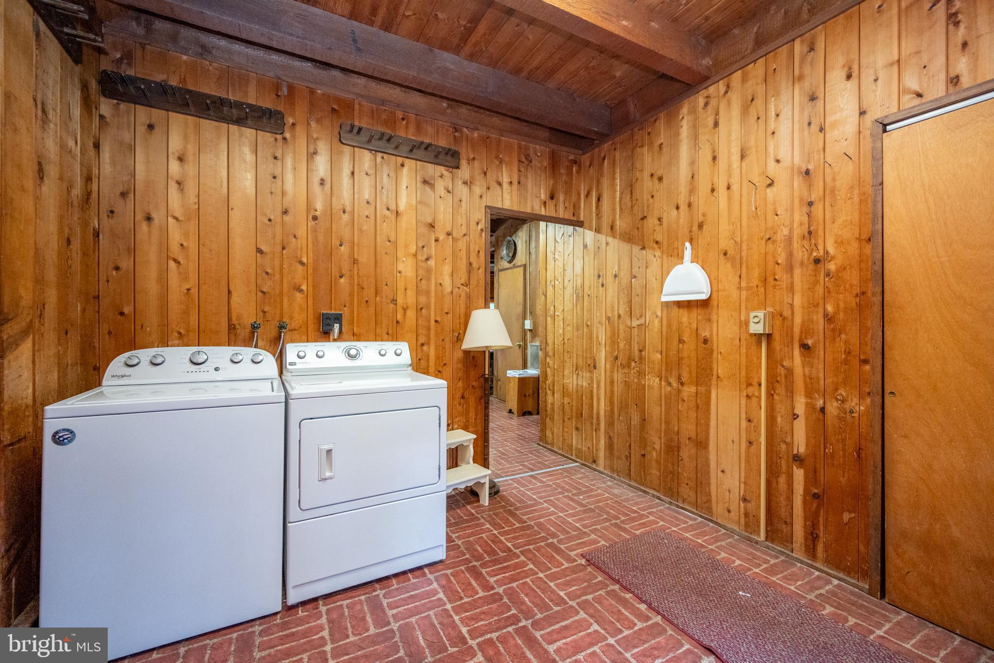 THOUSAND ACRES - Residential