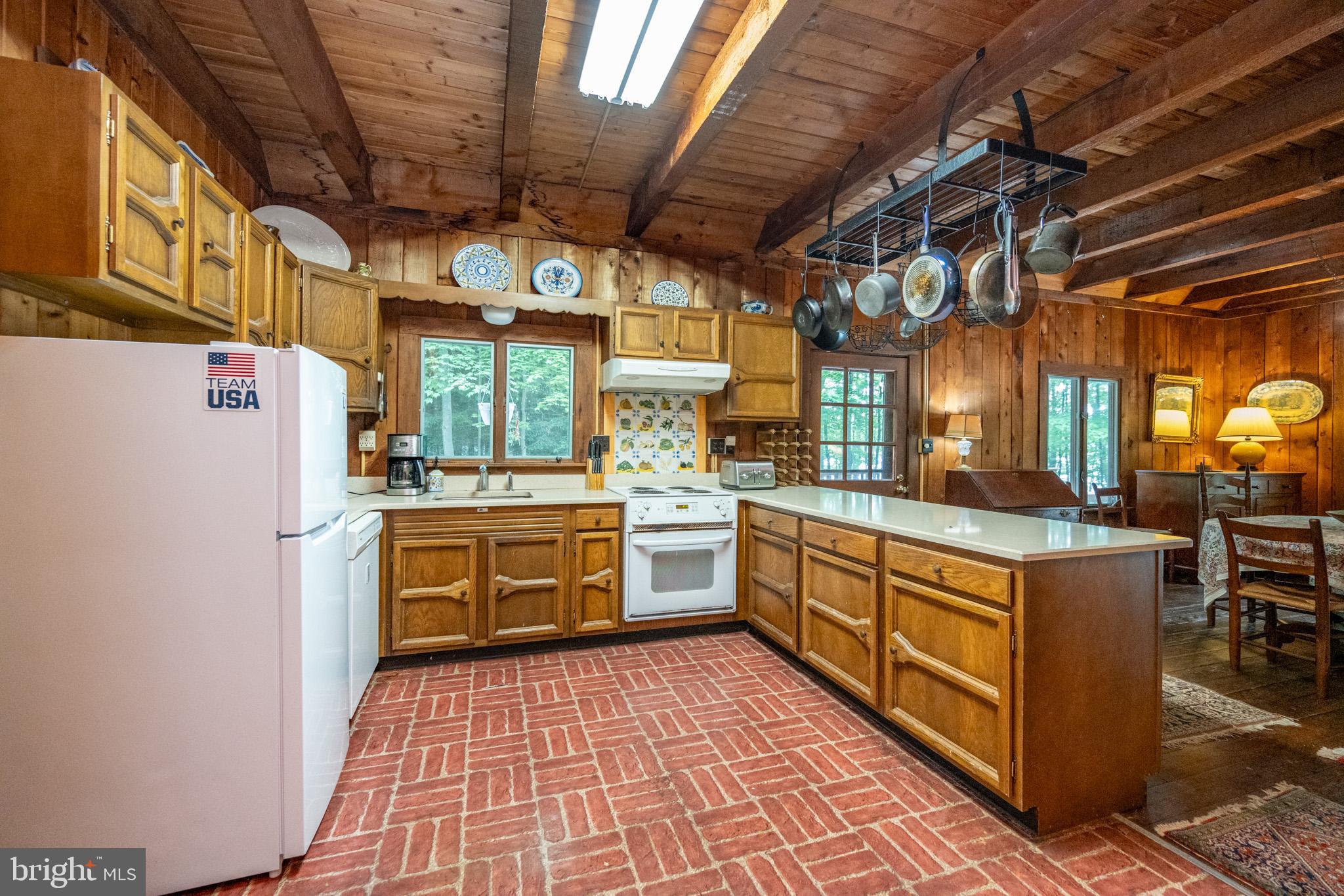 THOUSAND ACRES - Residential